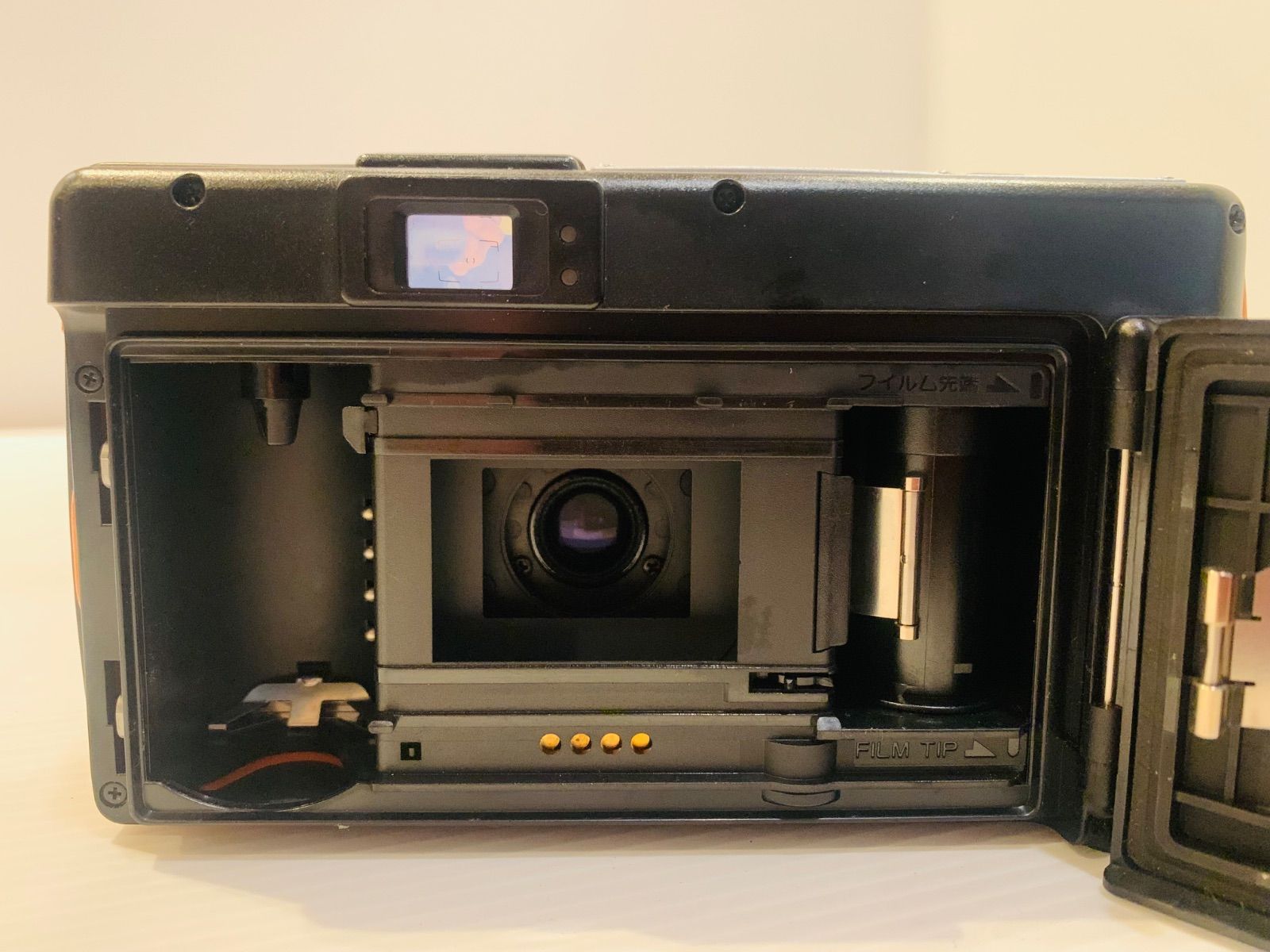 ジャンク】フィルムカメラ Konica 現場監督 LENS 28 WB ECO - メルカリ