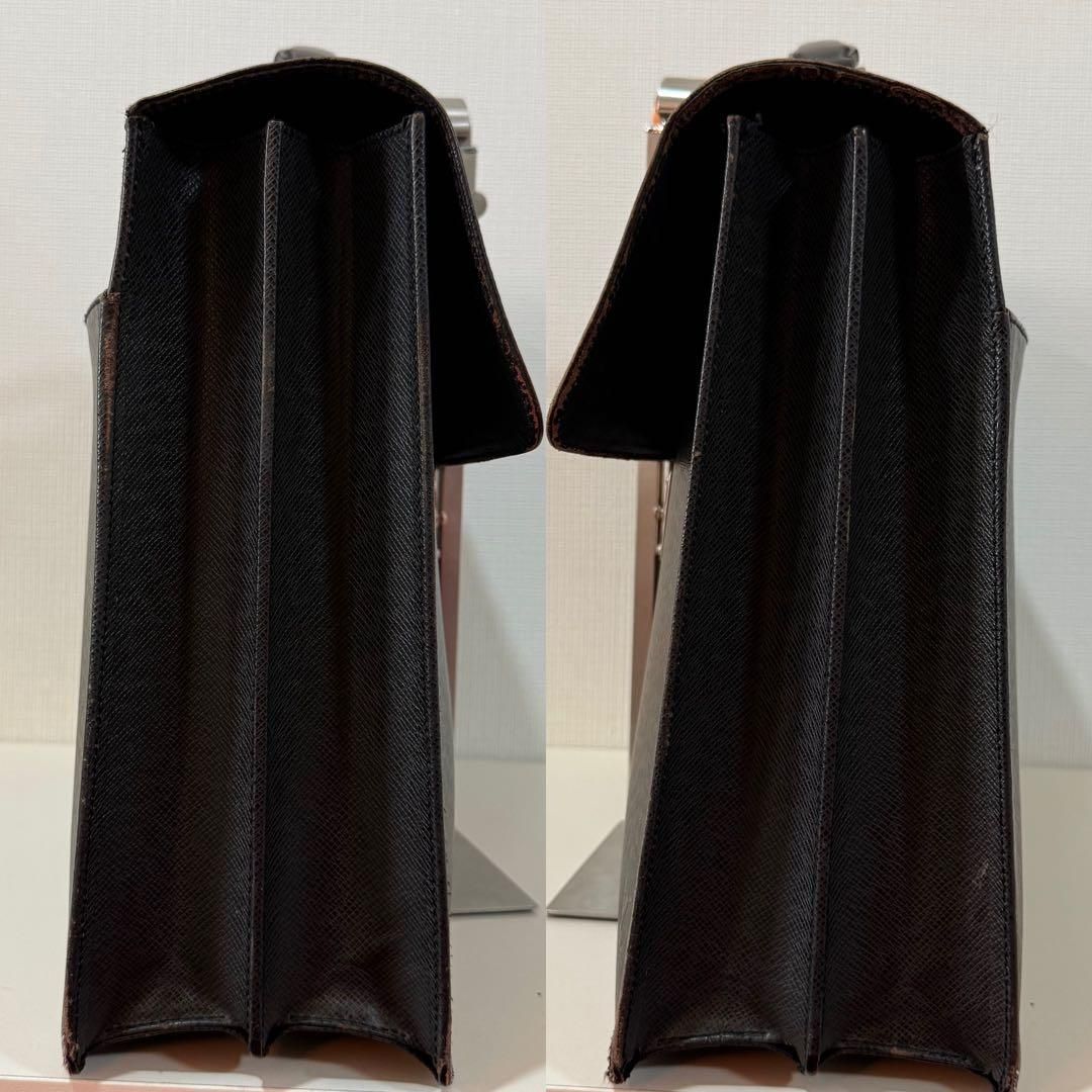 □美品□LOUISVUITTONルイヴィトン ビジネスバッグ タイガ モスコバ