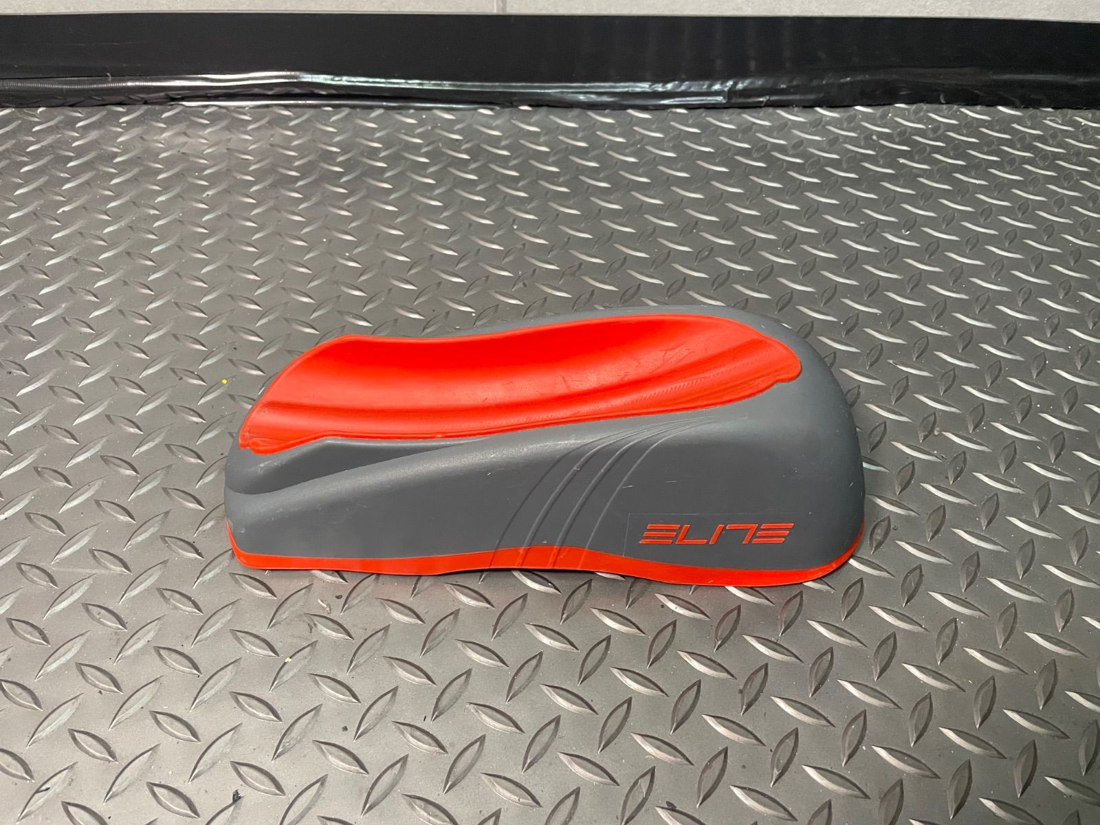 □USED□ELITE エリート CRONO クロノ サイクルトレーナー 固定