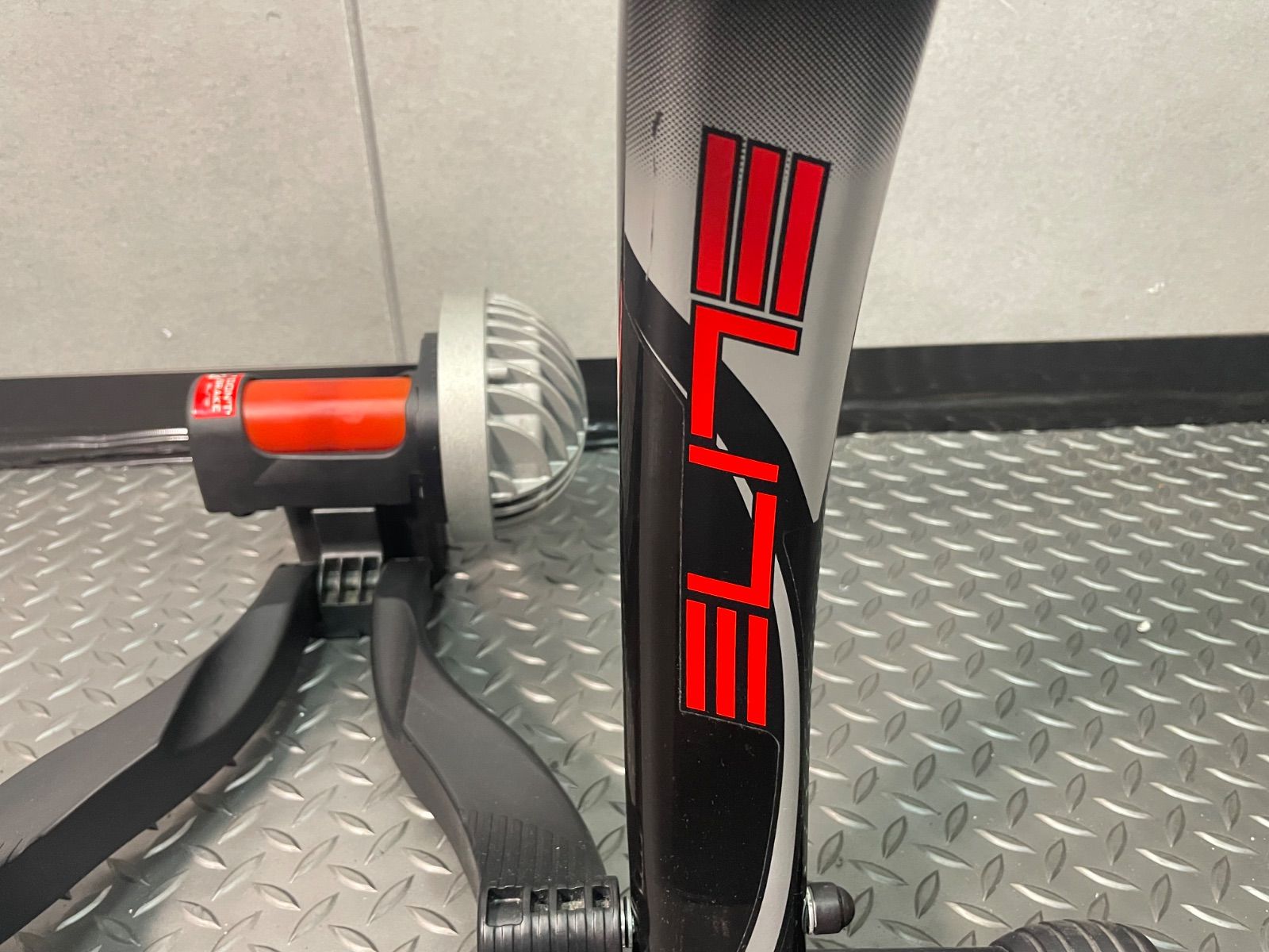 □USED□ELITE エリート CRONO クロノ サイクルトレーナー 固定