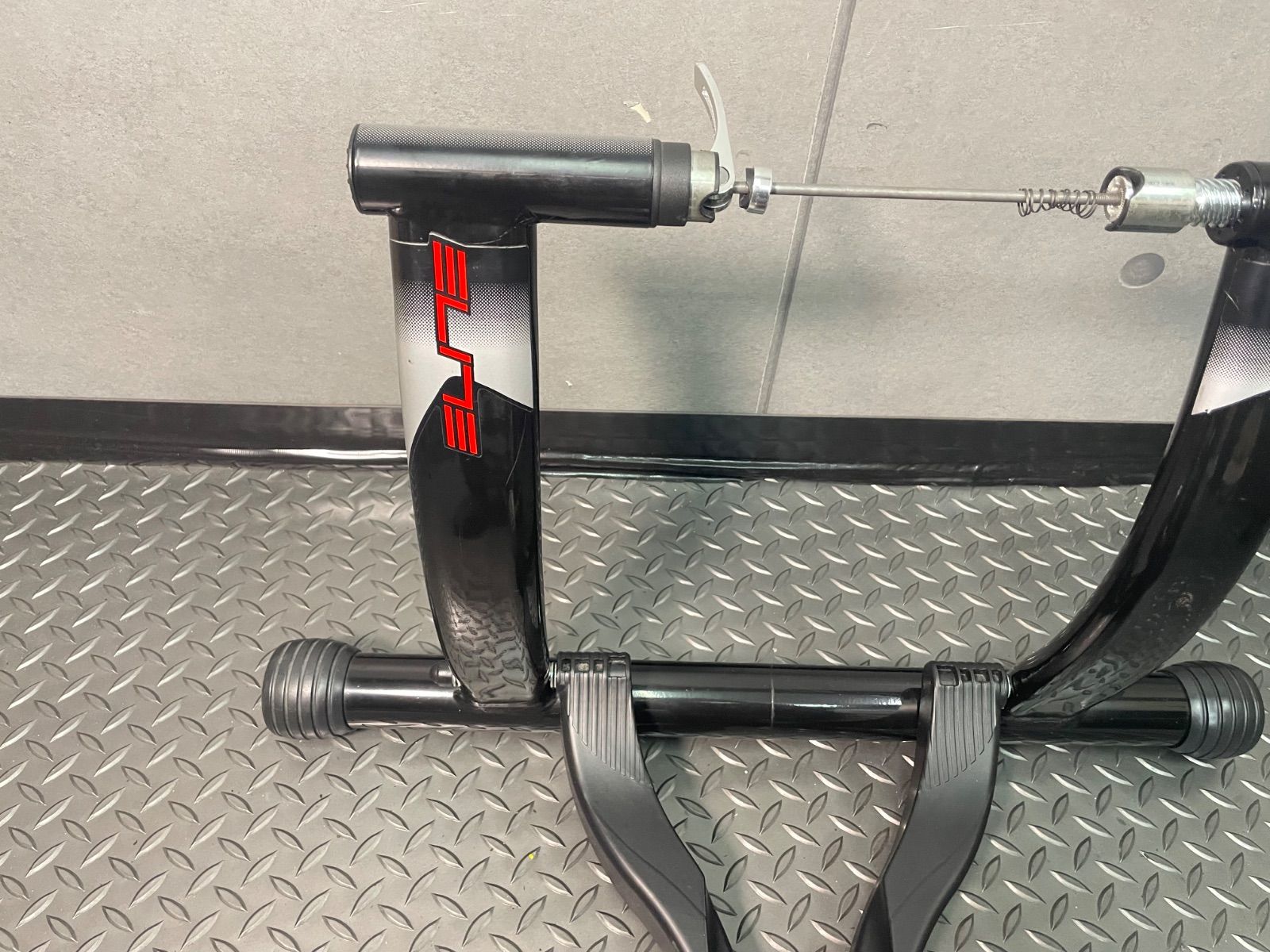 □USED□ELITE エリート CRONO クロノ サイクルトレーナー 固定