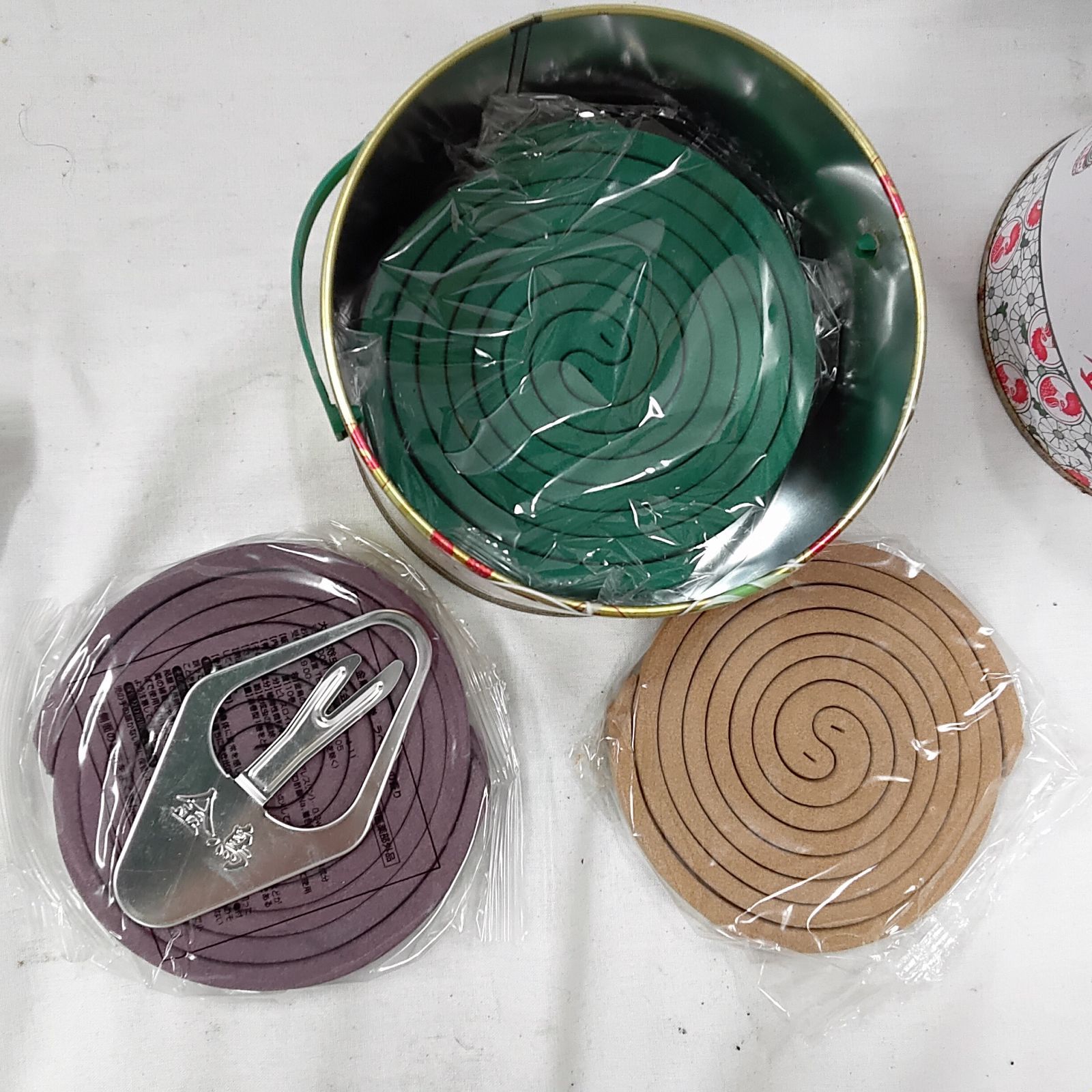 未使用・蚊取り線香（缶3つ）蚊取り器（1つ）T297 - メルカリ