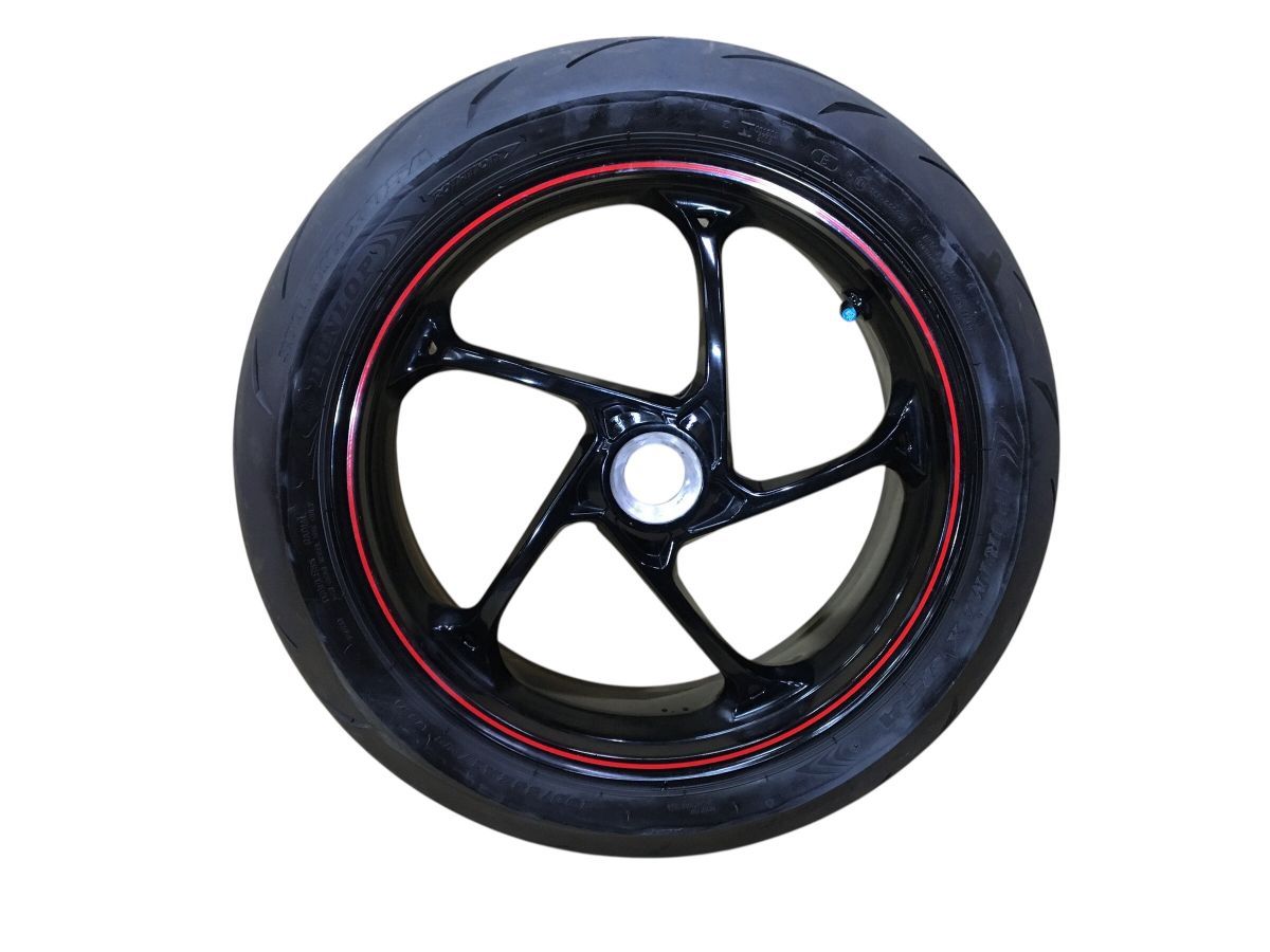 トライアンフ スピードトリプルRS 1050 18- リアホイール 軽量