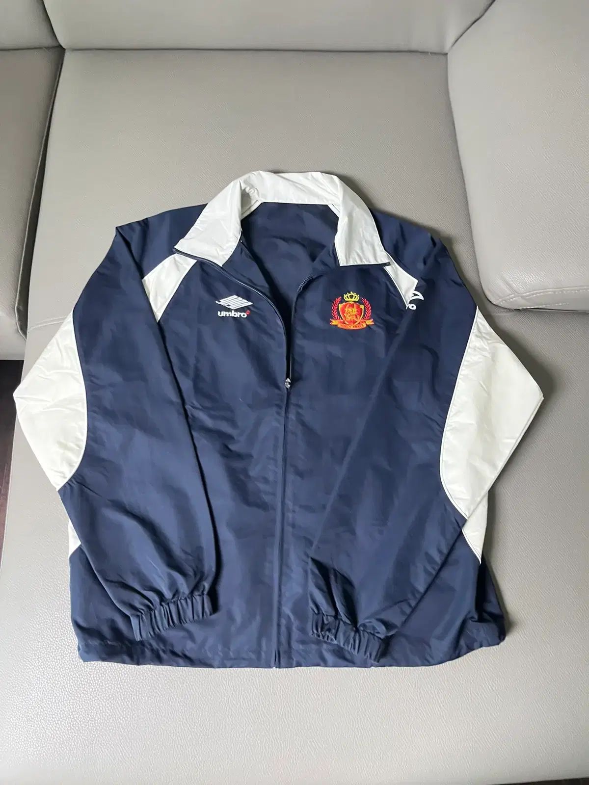 アンブロ ウィンドブレーカー XL - メルカリ