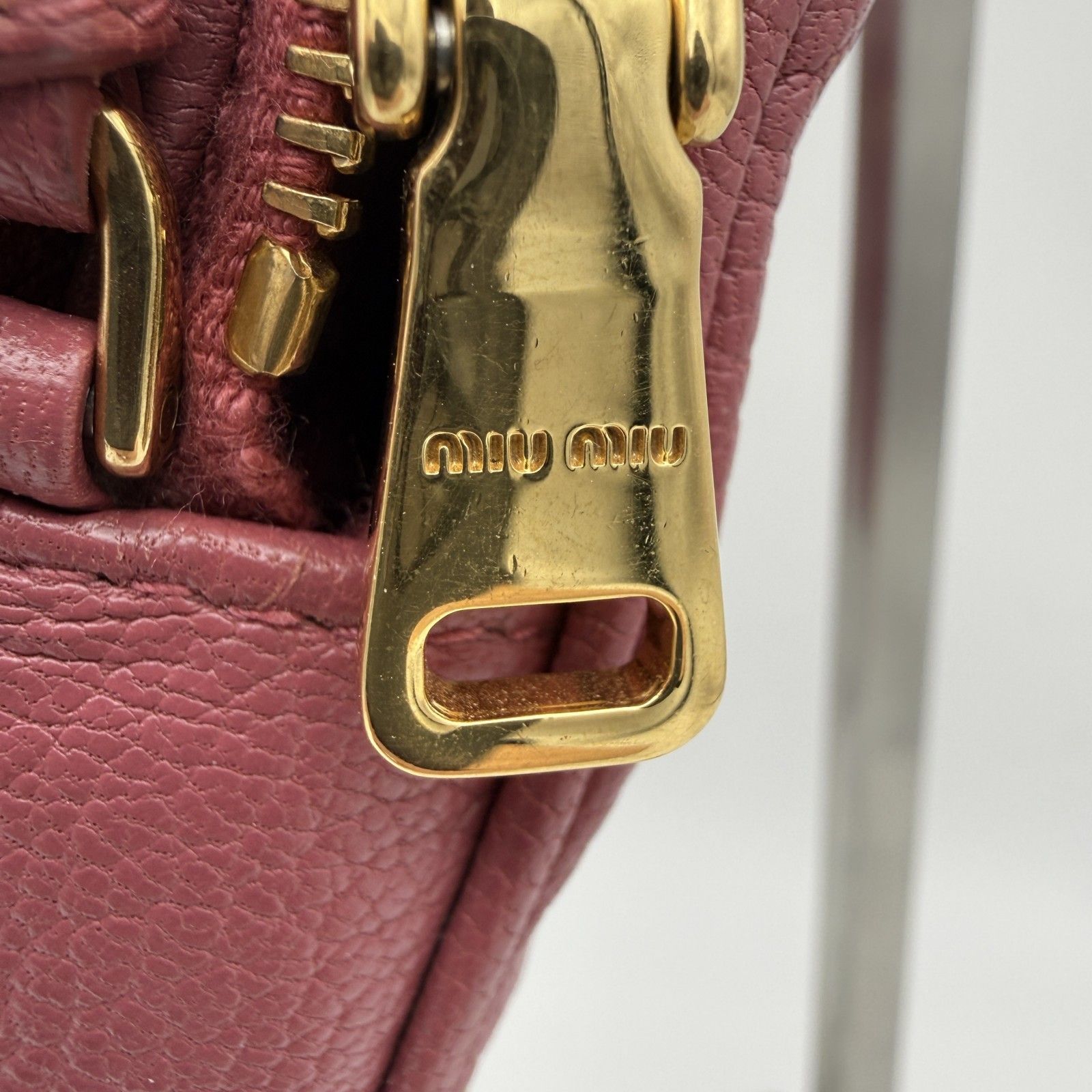 MIUMIU（ミュウミュウ）マドラス ショルダーバッグ ピンク レザー