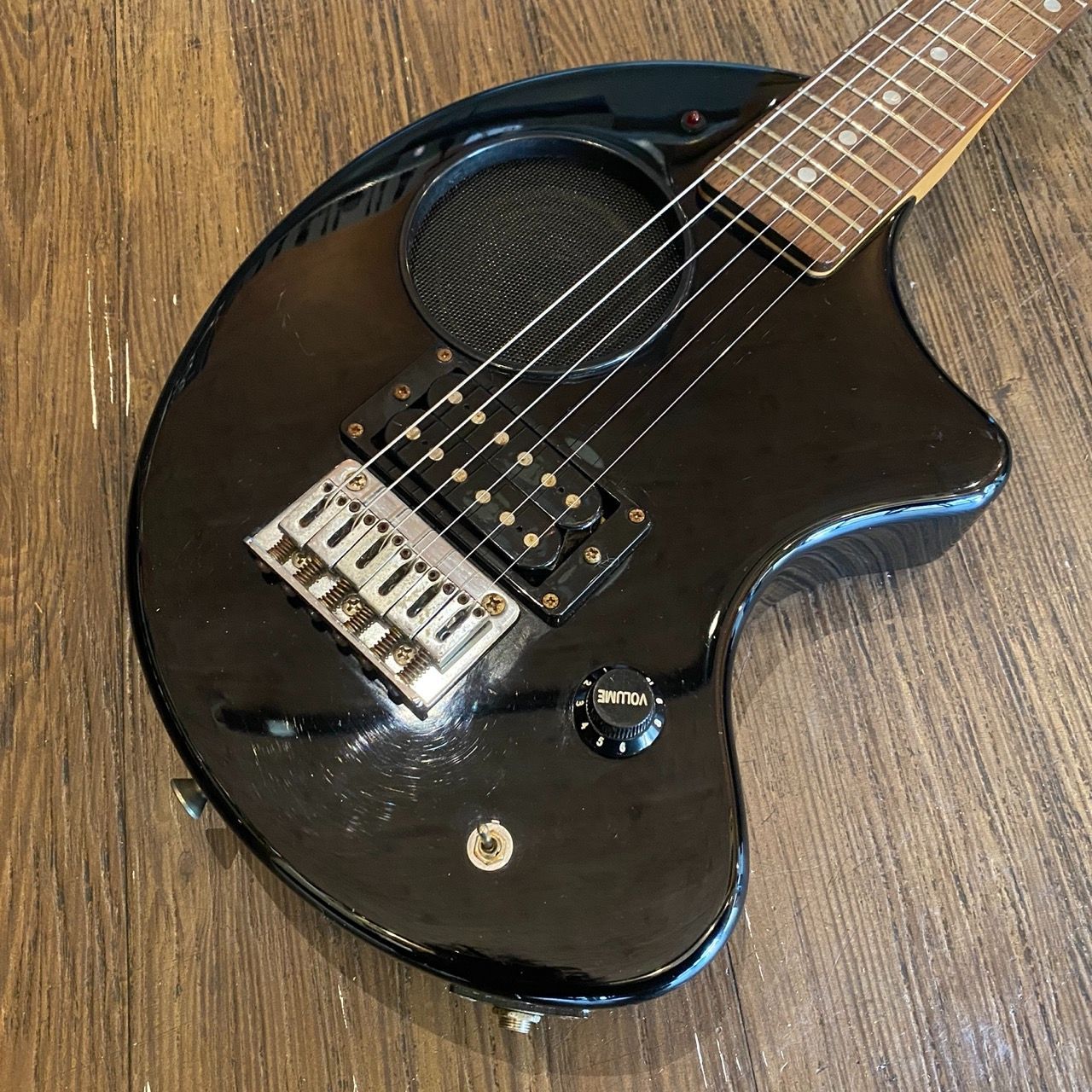 Fernandes ZO-3 Electric Guitar アンプ内蔵 エレキギター