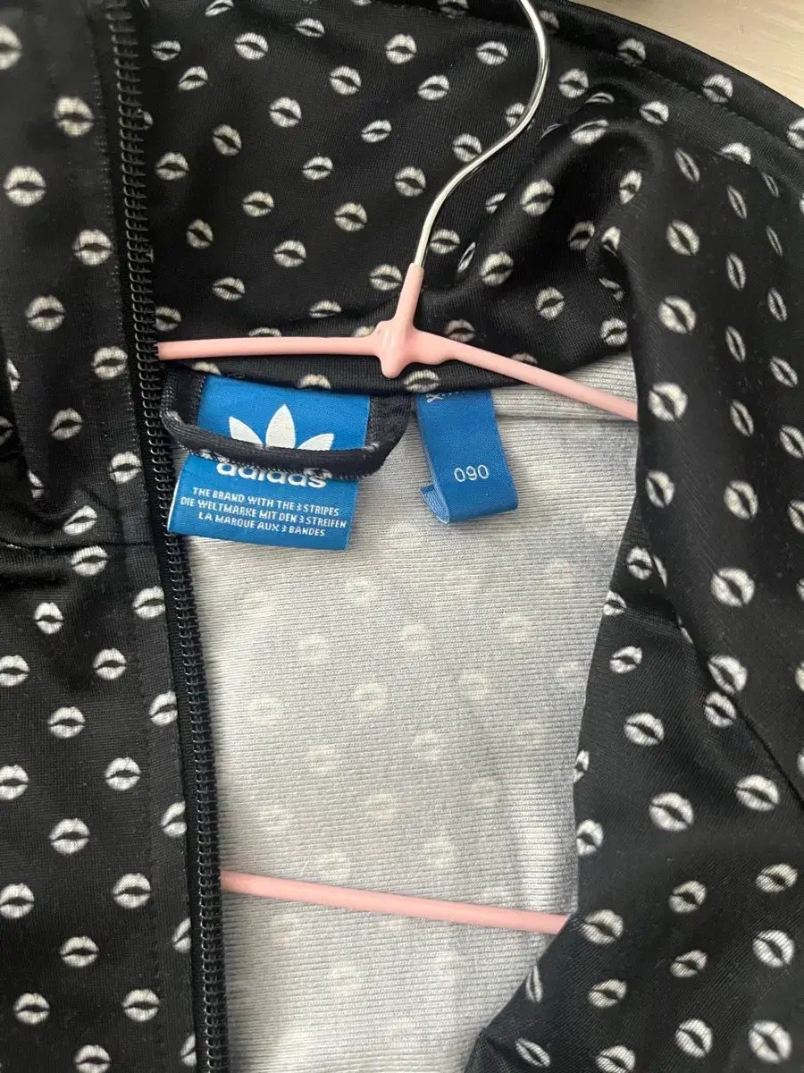 アディダス - メルカリ