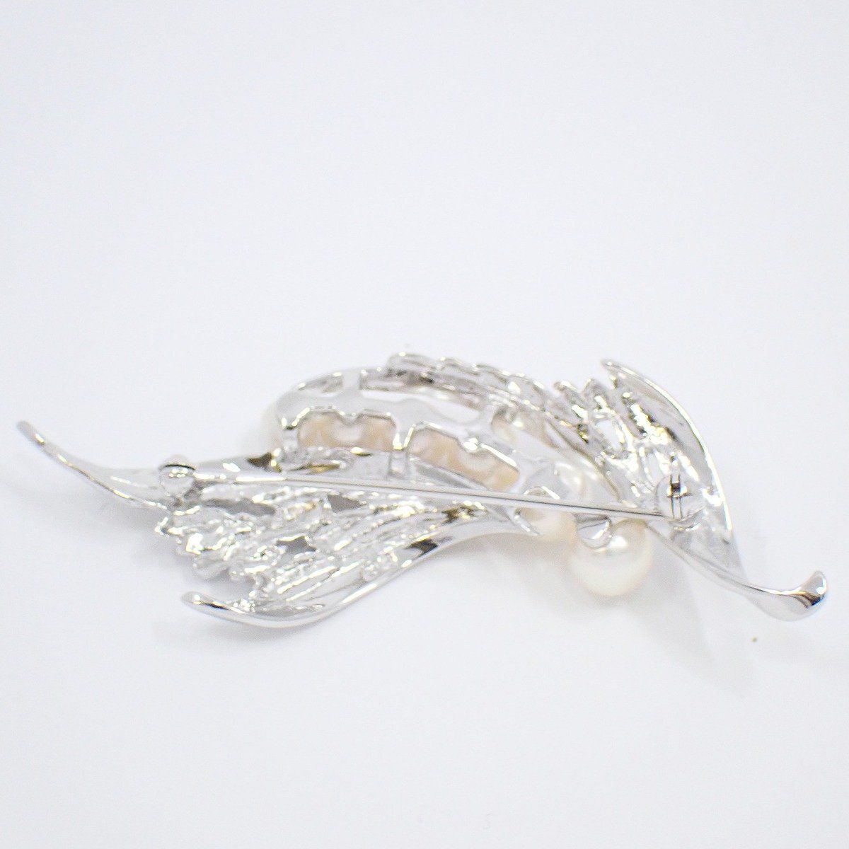 美品】MIKIMOTO ミキモト リーフモチーフ ブローチ シルバー/パール6粒