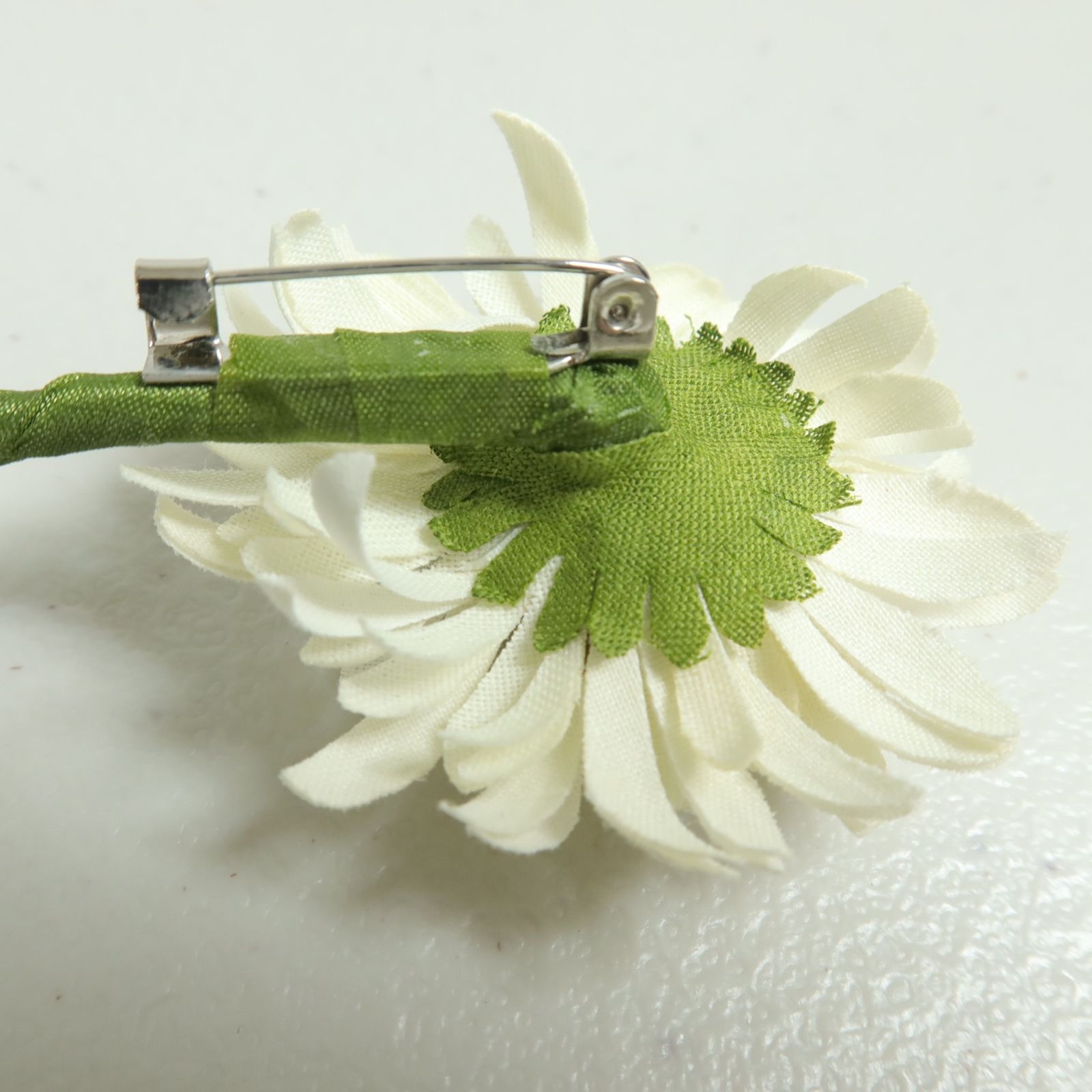 極美品】ピンクハウス☆凛と一輪 ひな菊 コサージュ オフ白系 ＊ko043