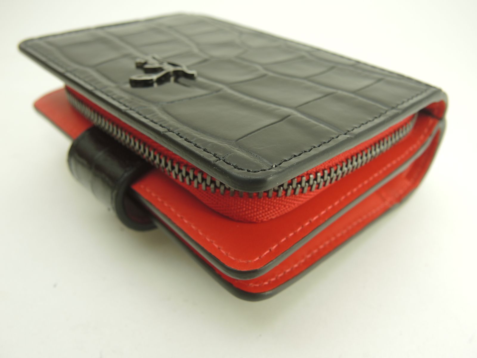 クリスチャンルブタン 2折財布 パロマ クロコ型押レザー黒赤