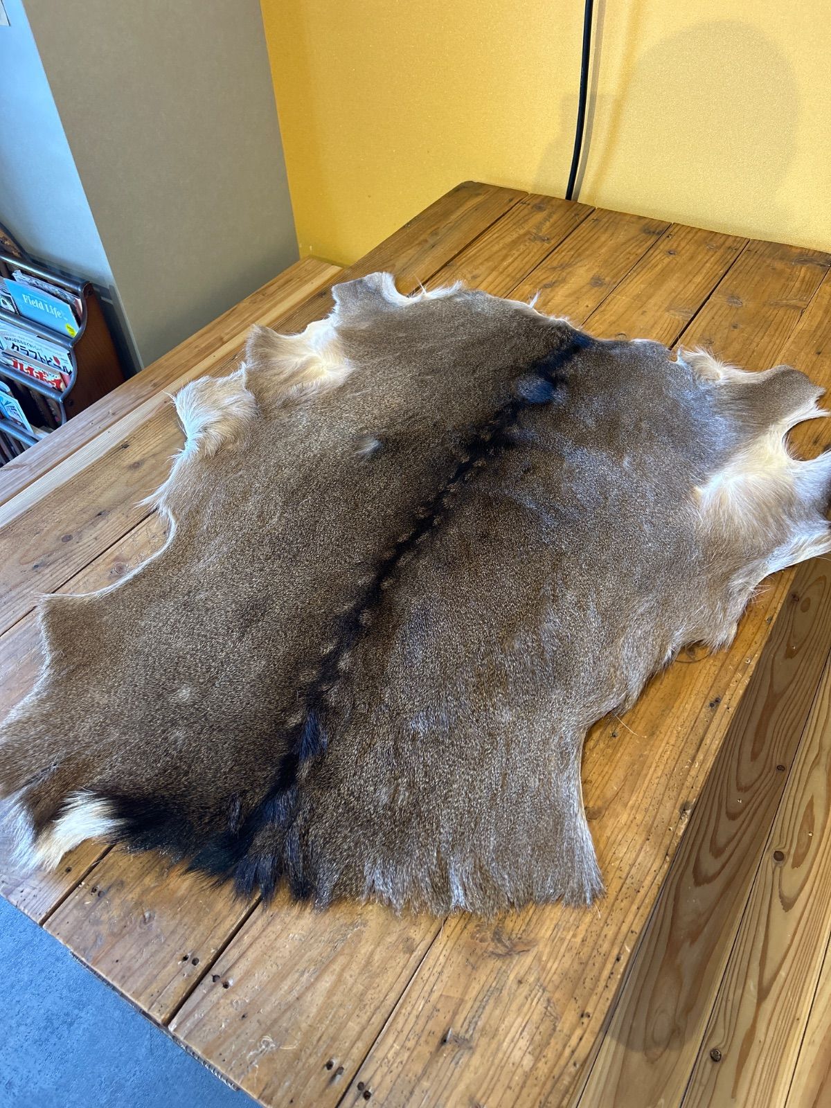 鹿の毛皮 ラグ敷物 毛革 鹿革 鹿12 ブッシュクラフト 野営 キャンプ