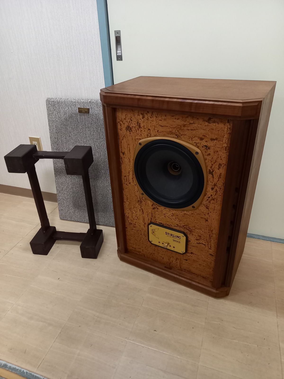 右側】TANNOY タンノイ Stirling-TW（1本）（特注スタンド・鍵付き