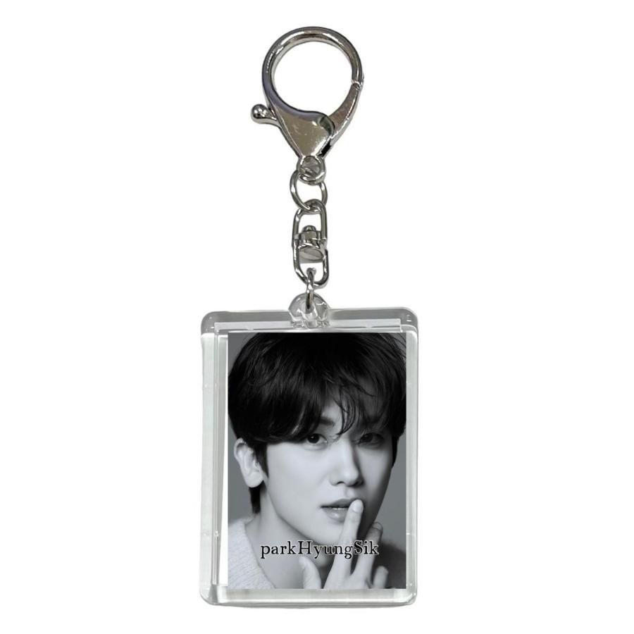 パクヒョンシク 写真入り キーホルダー 韓流 グッズ js068-22 - メルカリ