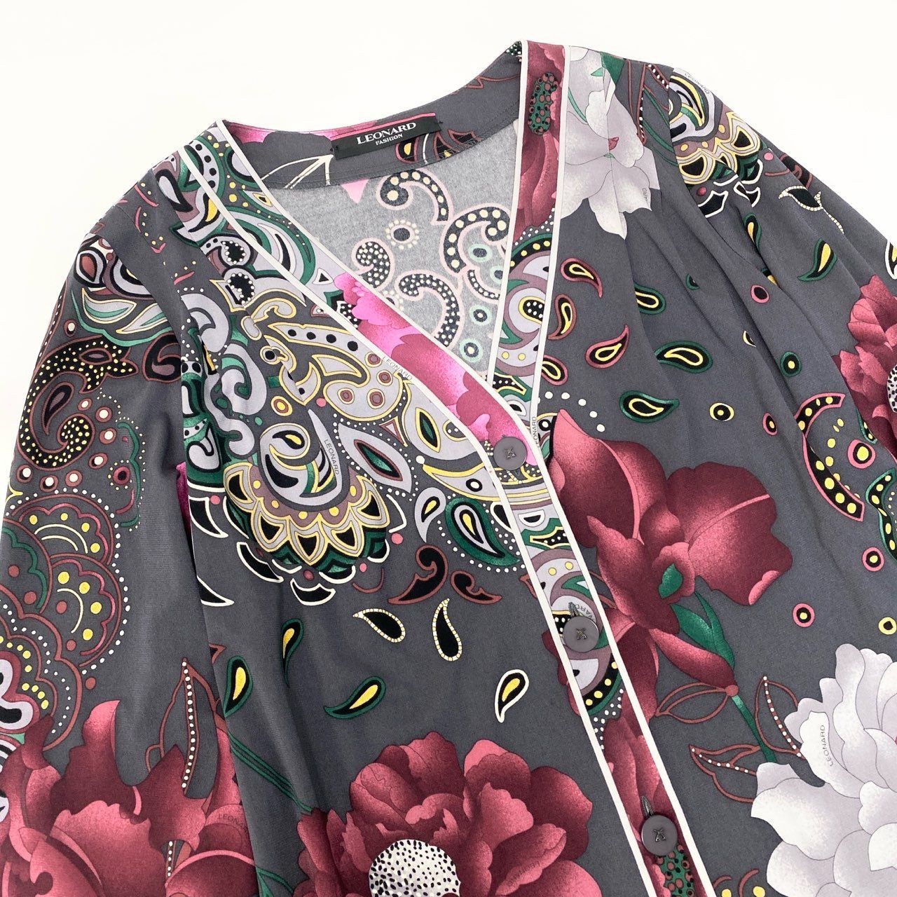 83b23 LEONARD レオナール Vネックカーディガン カンカン素材 美しい