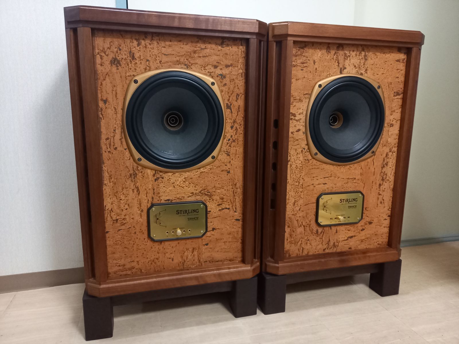右側】TANNOY タンノイ Stirling-TW（1本）（特注スタンド・鍵付き