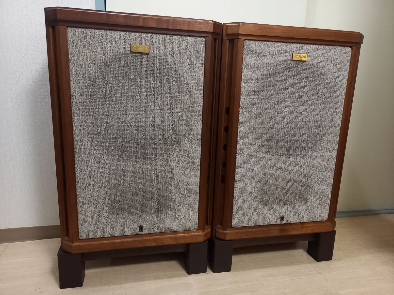 左側】TANNOY タンノイ Stirling-TW（1本）（特注スタンド・鍵付き