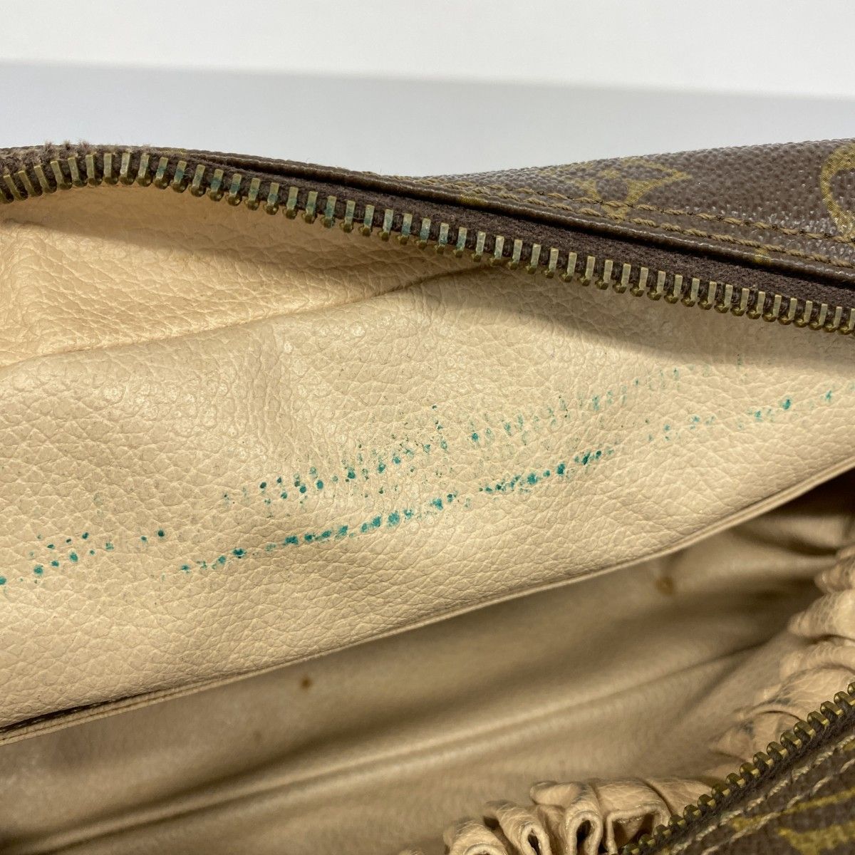 6bc4230】ルイヴィトン ポーチ モノグラム トゥルーストワレット28