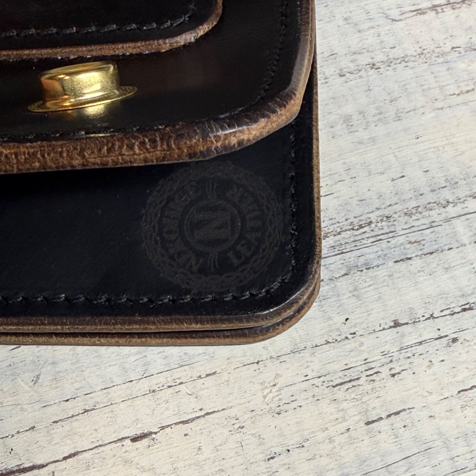 トラッカーウォレット ロング3層】クロムエクセル universal ゴールド