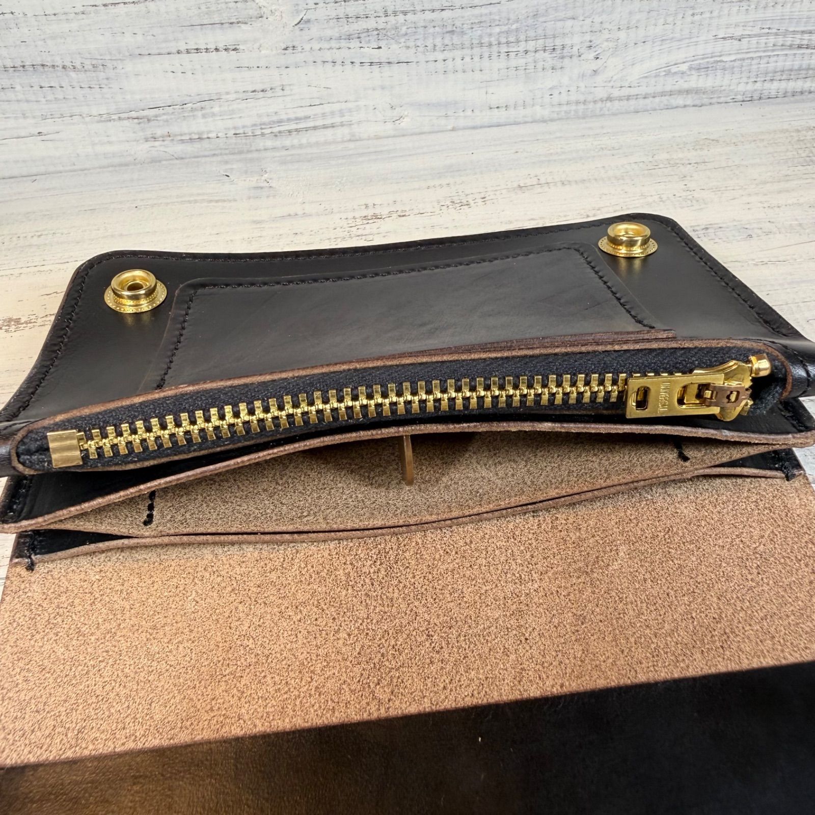 トラッカーウォレットミドル 3層】クロムエクセル ゴールド universal