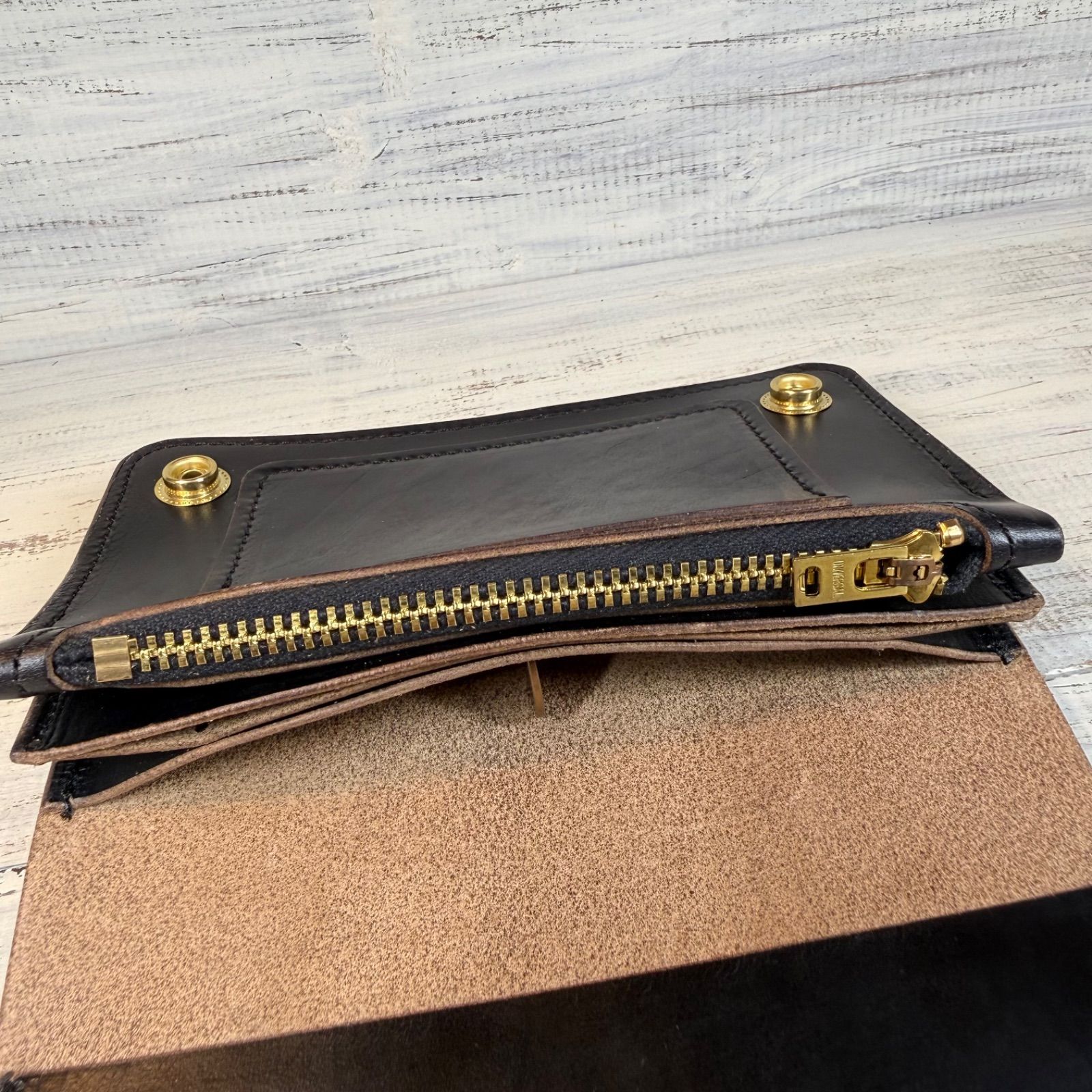 トラッカーウォレットミドル 3層】クロムエクセル ゴールド universal