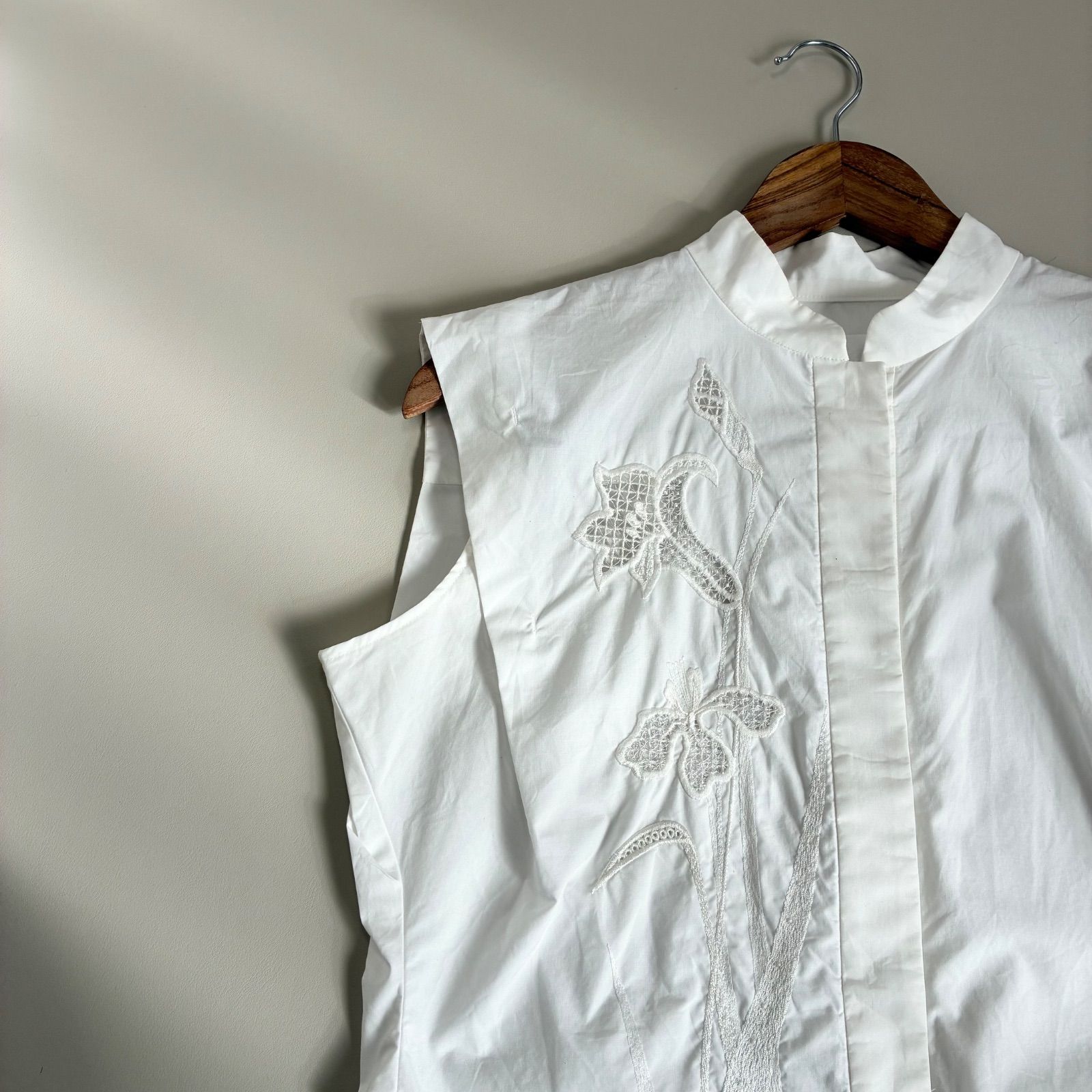 Mame Kurogouchi マメクロゴウチ☆Botanical Embroidery Sleeveless 