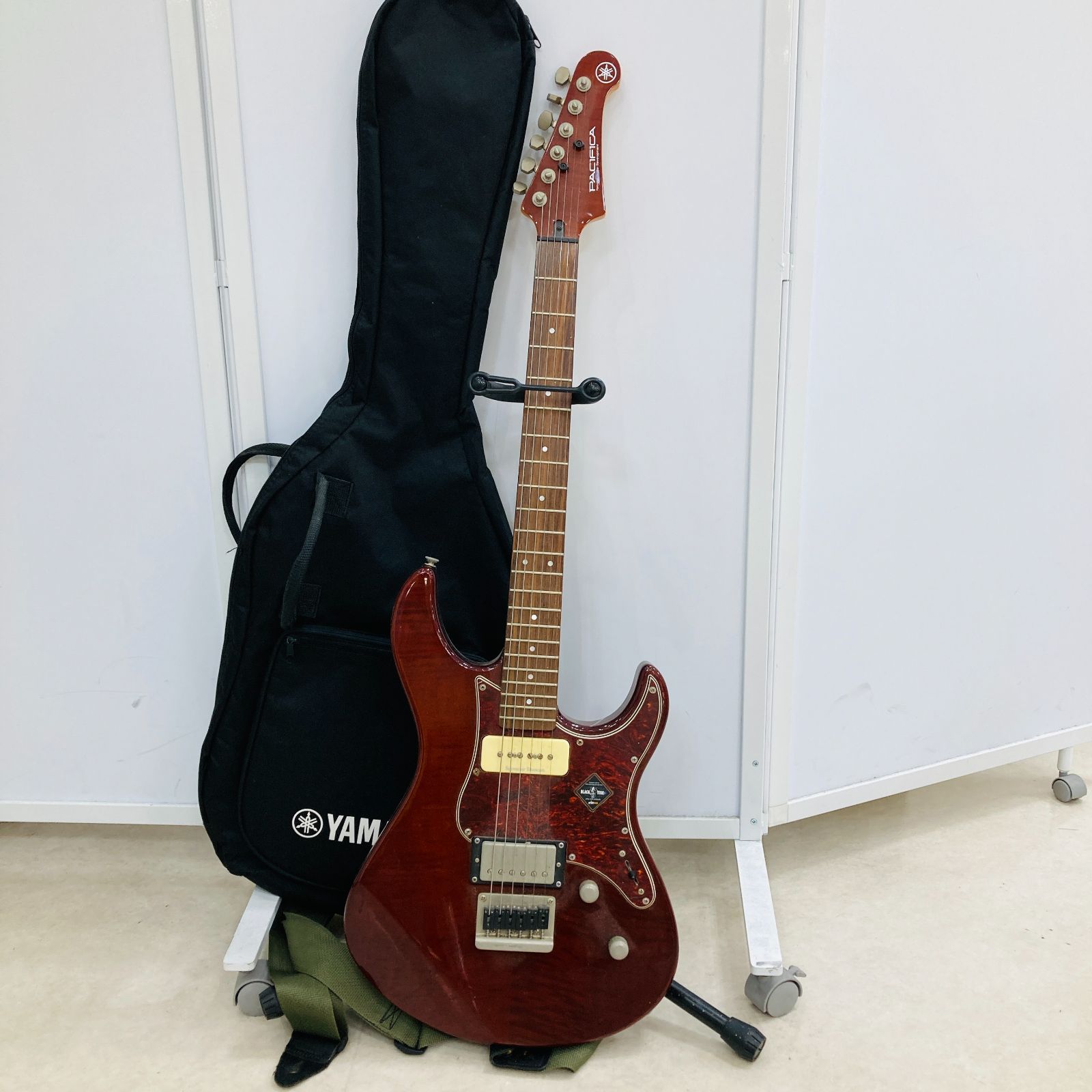 A【ケース•スタンド付】YAMAHA ヤマハ PACIFICA パシフィカ PAC611HFM