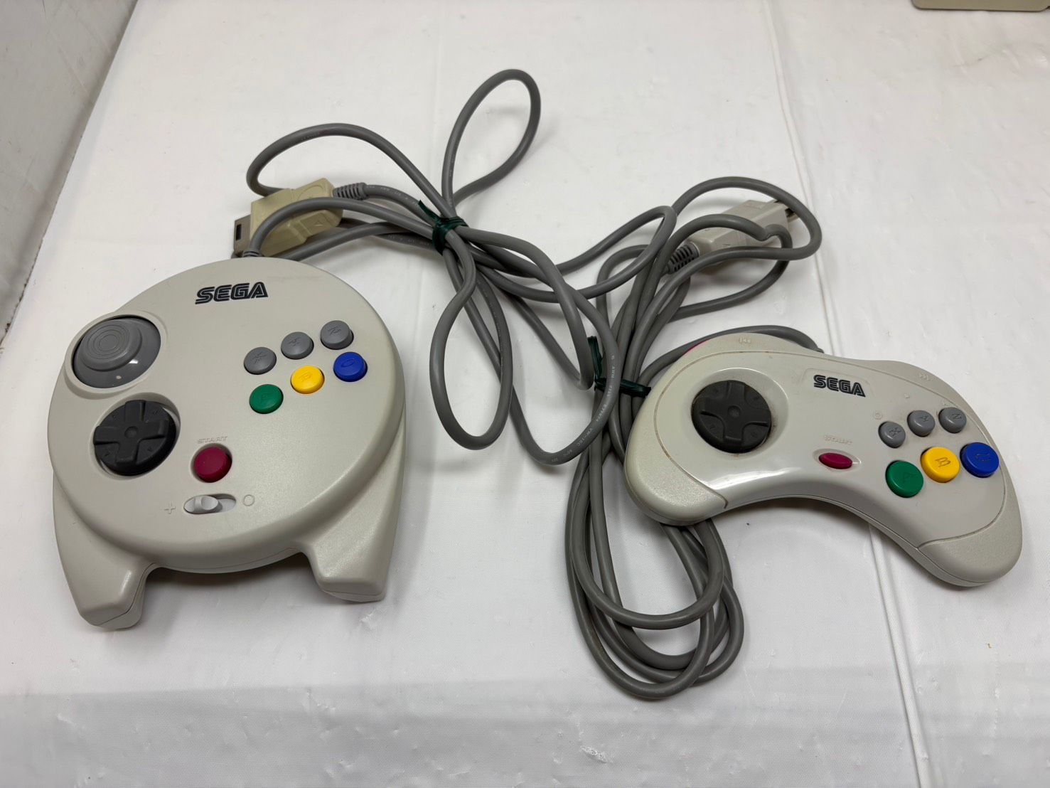 ◇SEGA セガ セガサターン HST-3220 レトロゲーム コントローラー×2