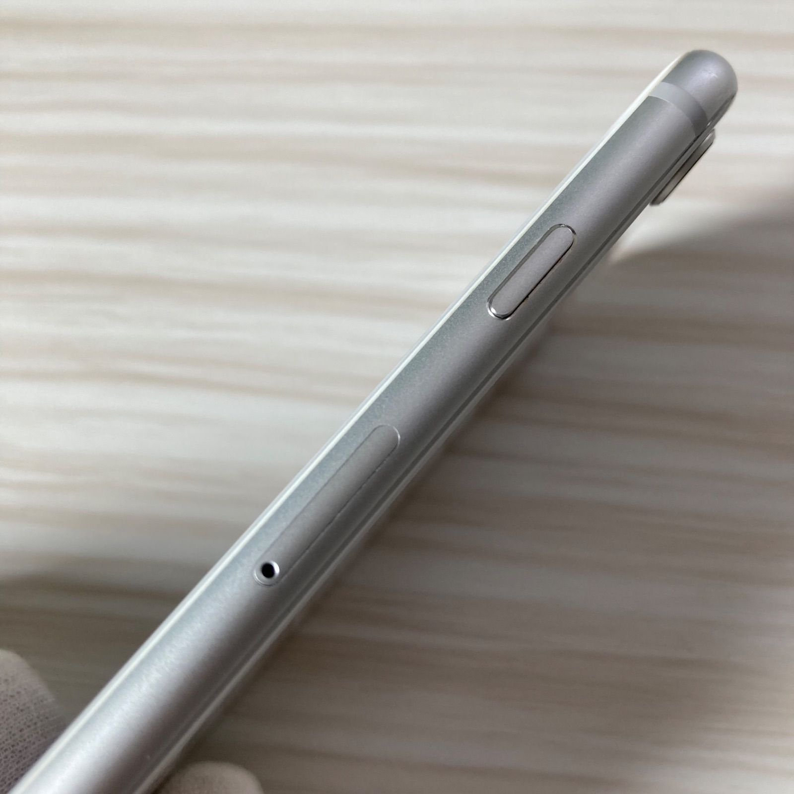 美品】iPhone8 64GB Silver バッテリー78% SIMフリー - メルカリ