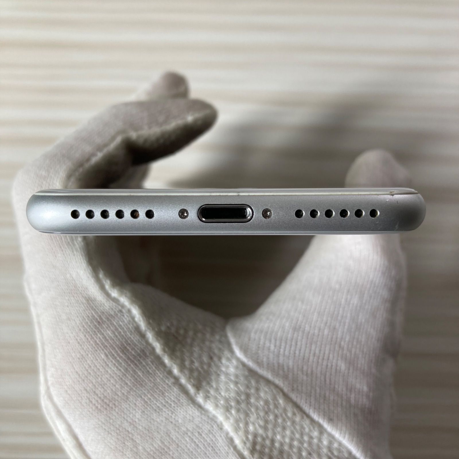 美品】iPhone8 64GB Silver バッテリー78% SIMフリー - メルカリ