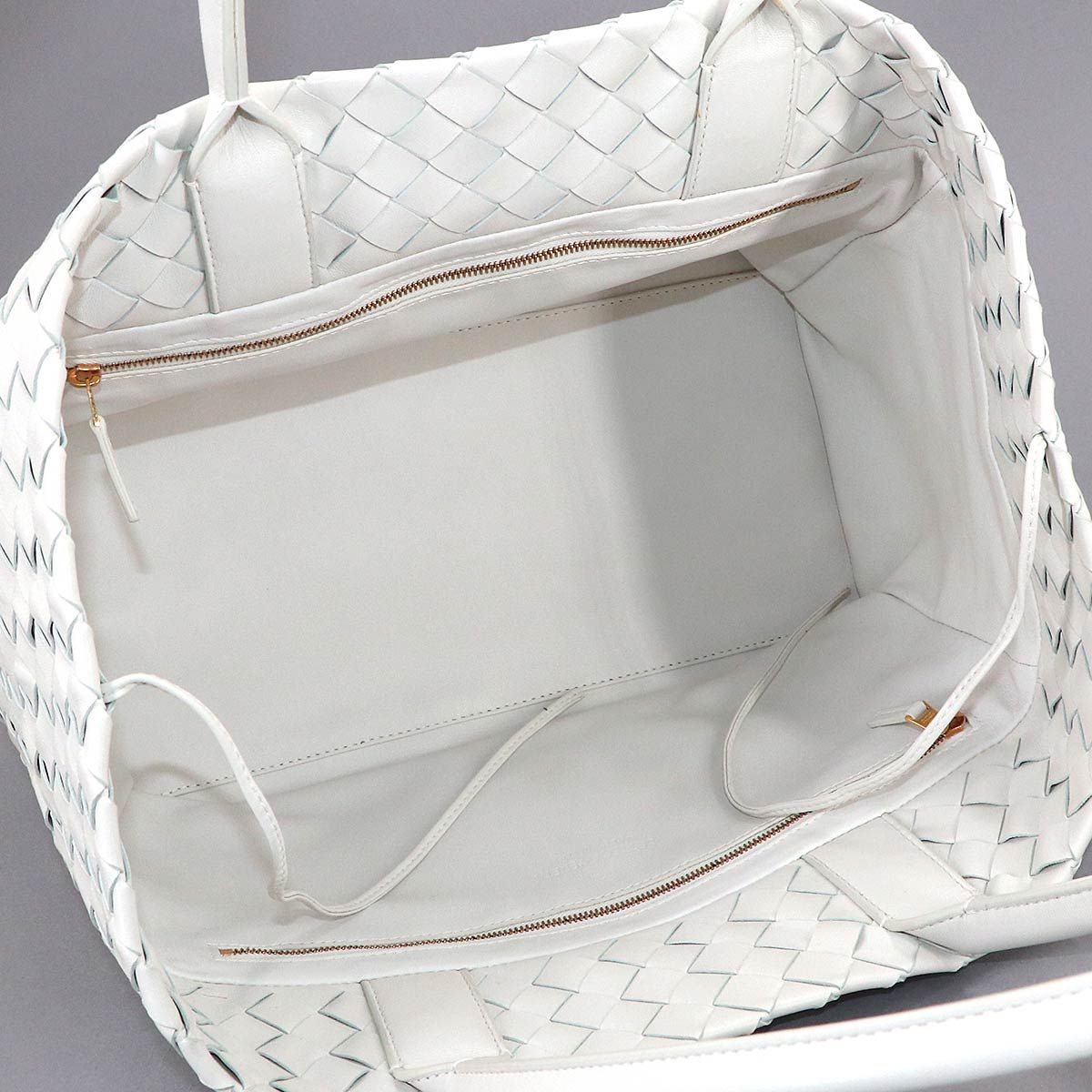 未使用 展示品 ボッテガ ヴェネタ BOTTEGA VENETA イントレチャート