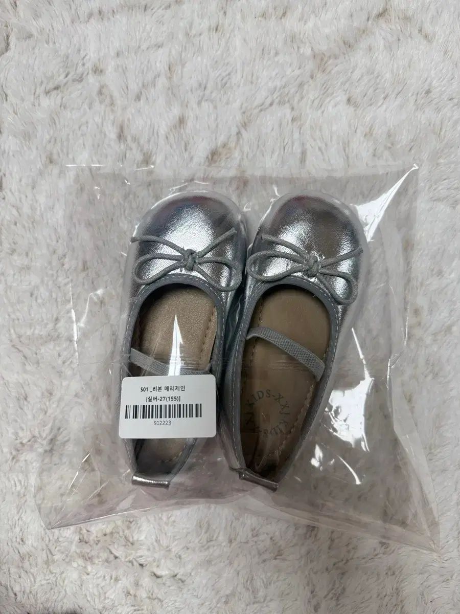 リボン メリージェーン シルバー 155 サイズ