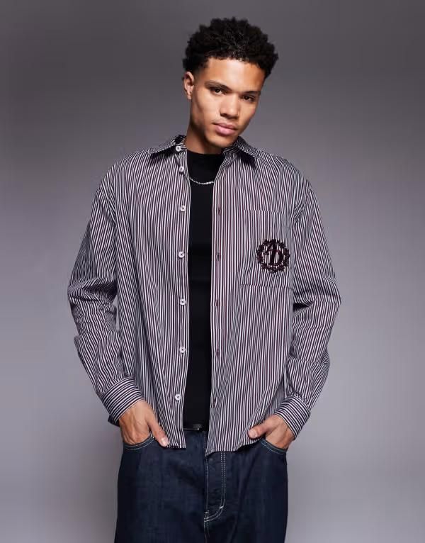 エイソス メンズ トップス シャツ ASOS DESIGN relaxed stripe shirt with chest embroidery Burgundy バーガンディ