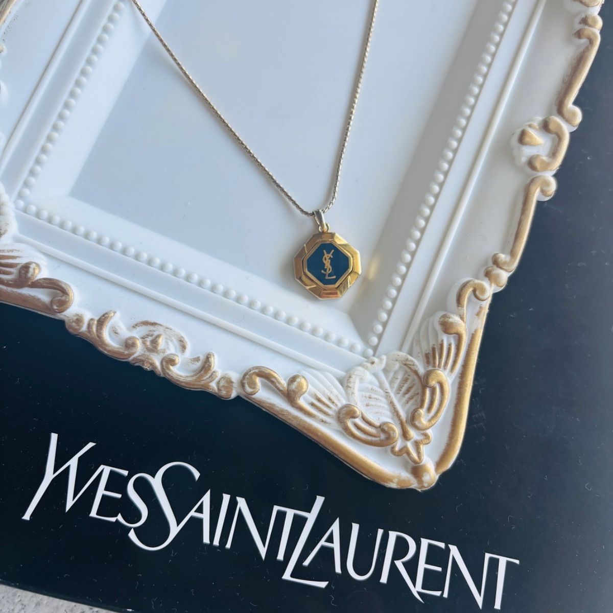 Yves Saint Laurent カサンドラロゴチャーム ネックレス ブラック