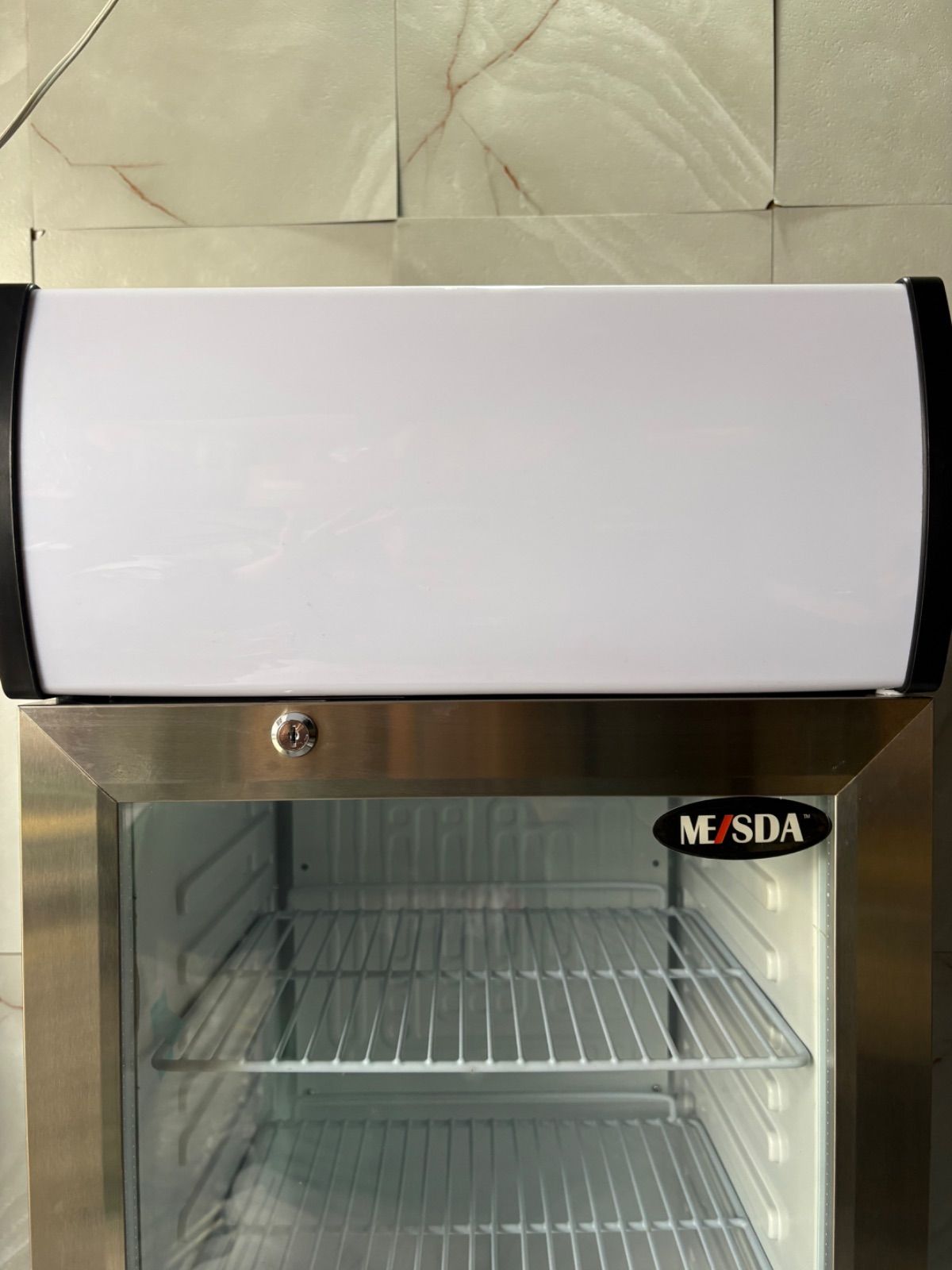 ①ジャパンメイセイダ ディスプレイクーラー/ ショーケース冷蔵庫 容量