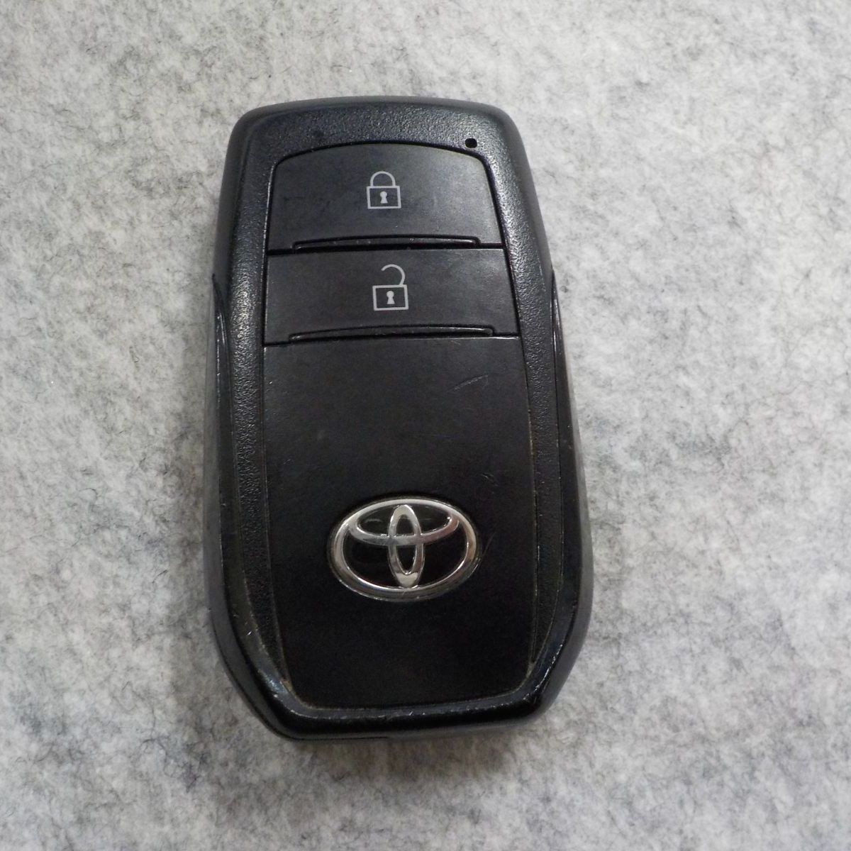 トヨタ ヤリス KSP210 純正スマートキー2ボタン - メルカリ