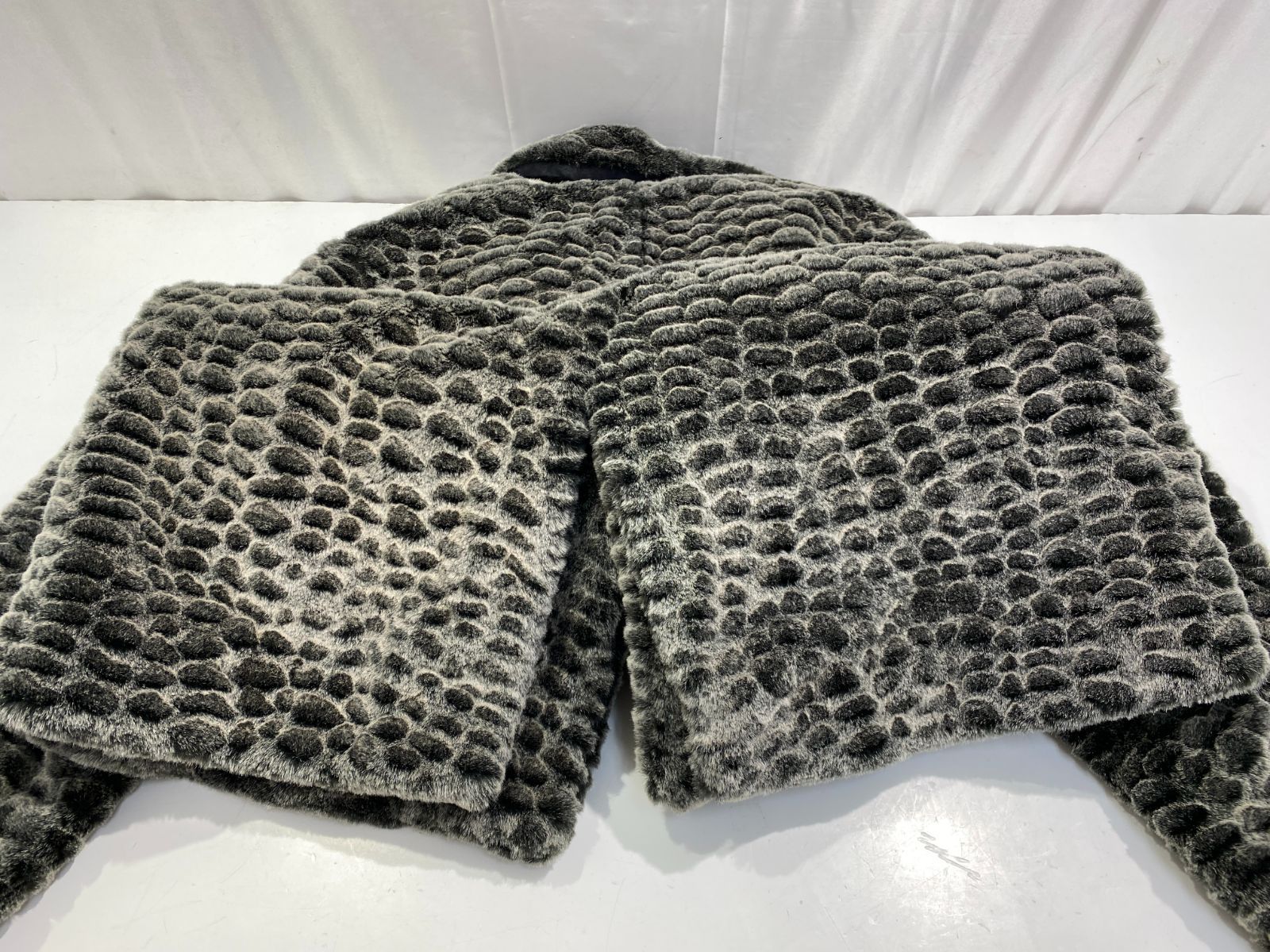 七重浜75-3-080220nh] Supreme Croc Faux Fur Overcoat シュプリーム