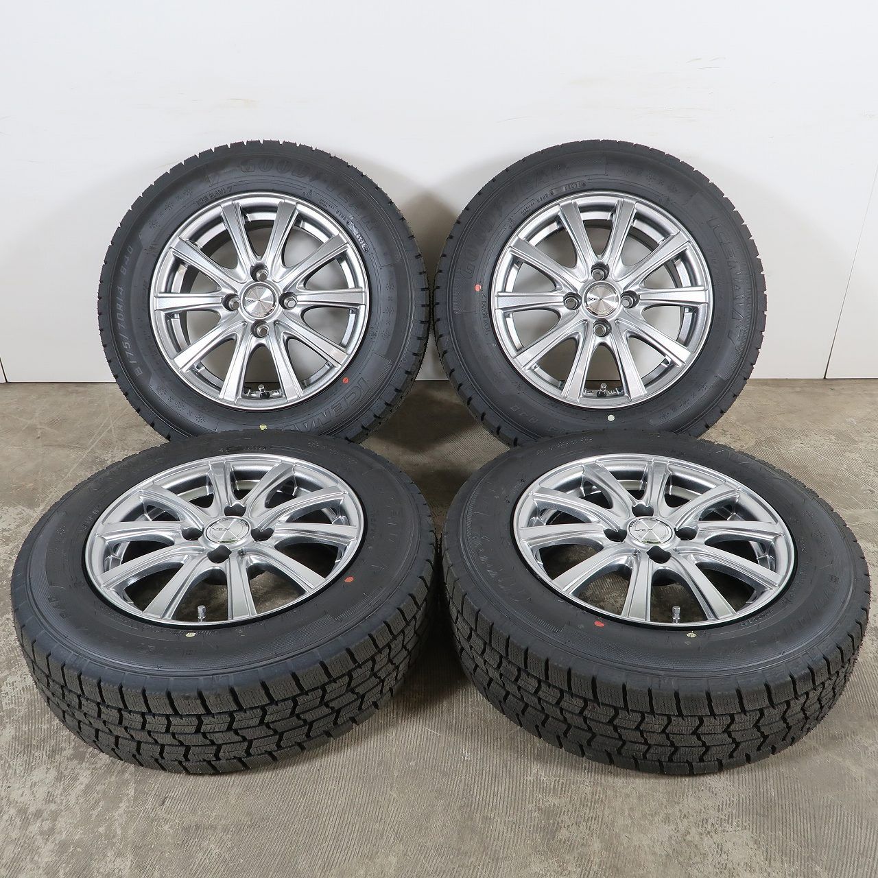 バリ溝 2025年】ヤリス アクア ヴィッツ 等に 4本 VEX 14インチ 5.5J +