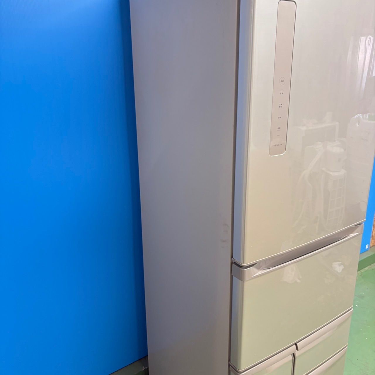 804 TOSHIBA 大型冷蔵庫 5ドア 426L 400〜500L 小型 家庭用 右開き