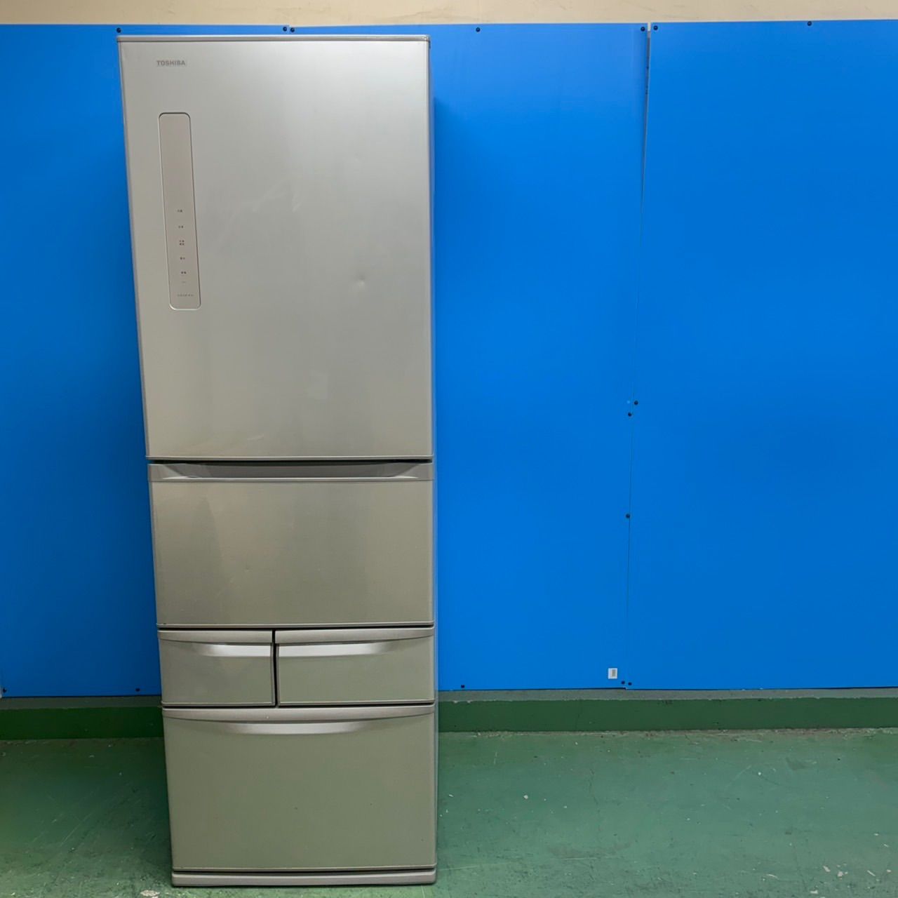 804 TOSHIBA 大型冷蔵庫 5ドア 426L 400〜500L 小型 家庭用 右開き
