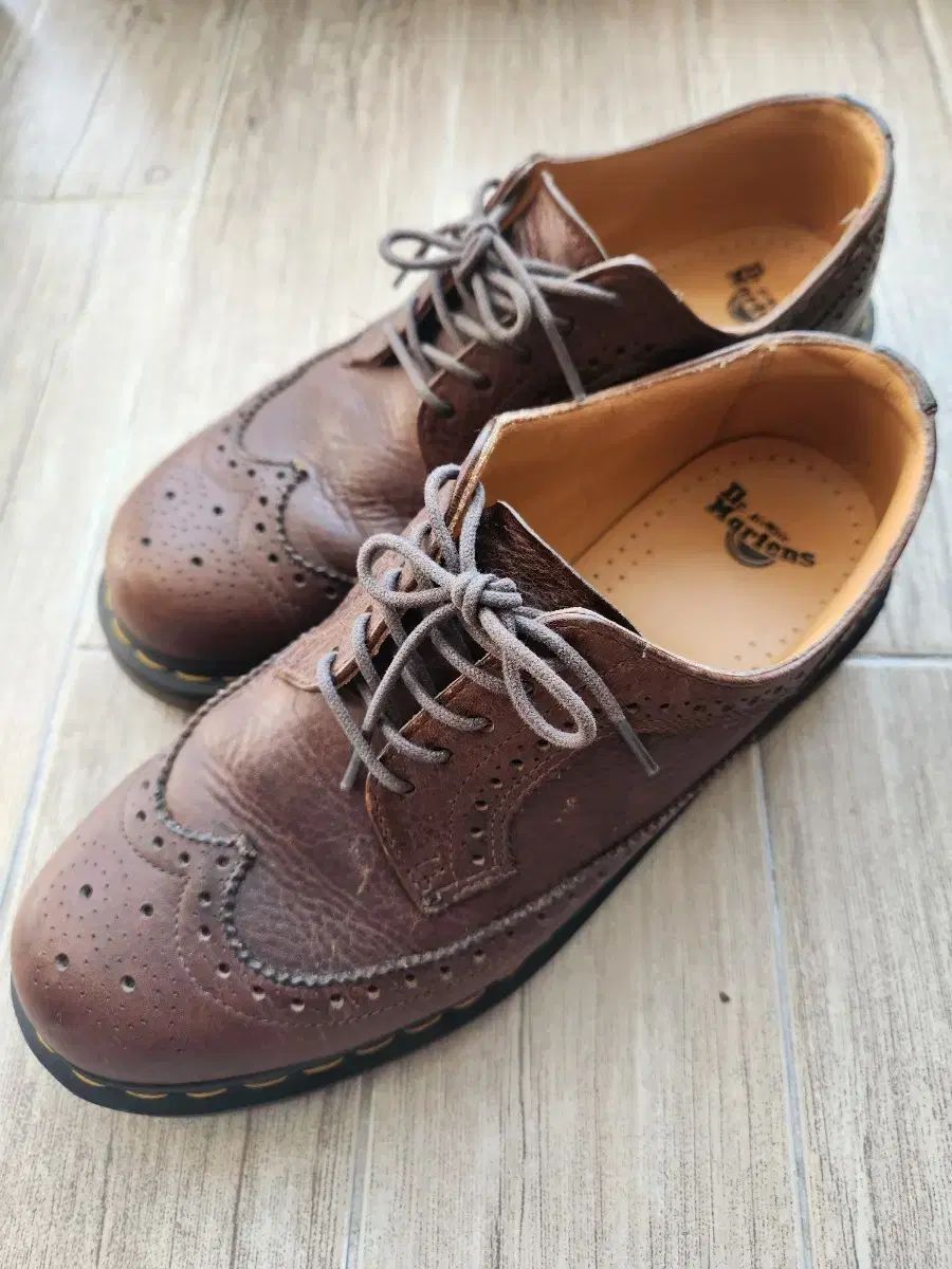 DR. MARTENS ドクターマーチン ブラウン ウイングチップ (260) - メルカリ