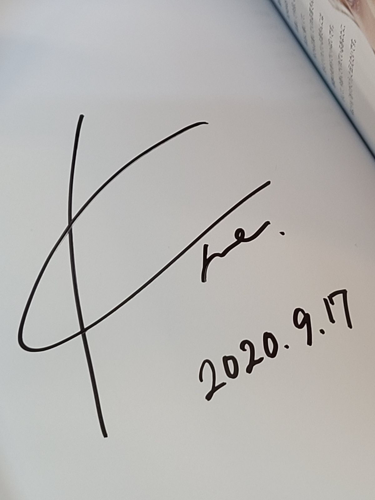 いそちゃん 磯佳奈江 1st写真集 サイン入り【E4583-001】□17 - メルカリ