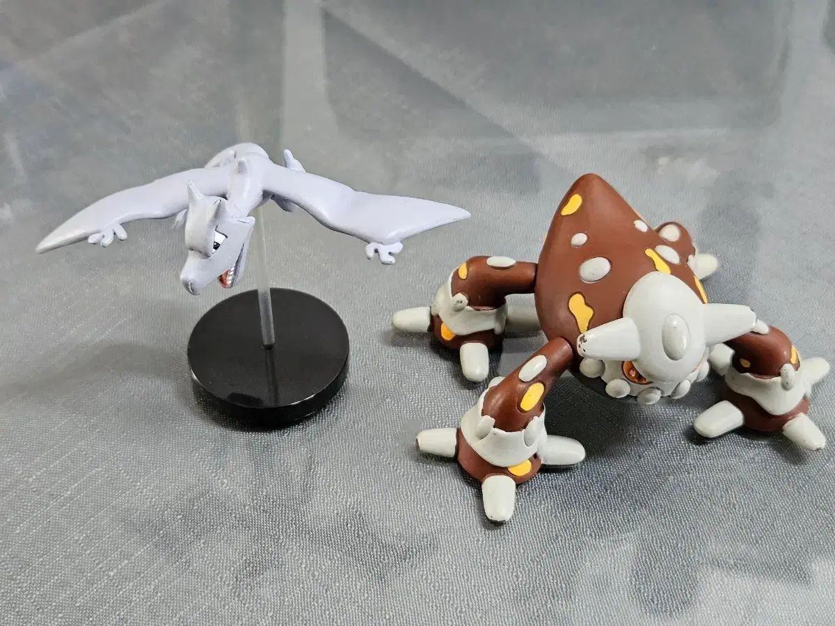 4時まで割引）ポケットモンスター立体図鑑フィギュアセット（プテラ