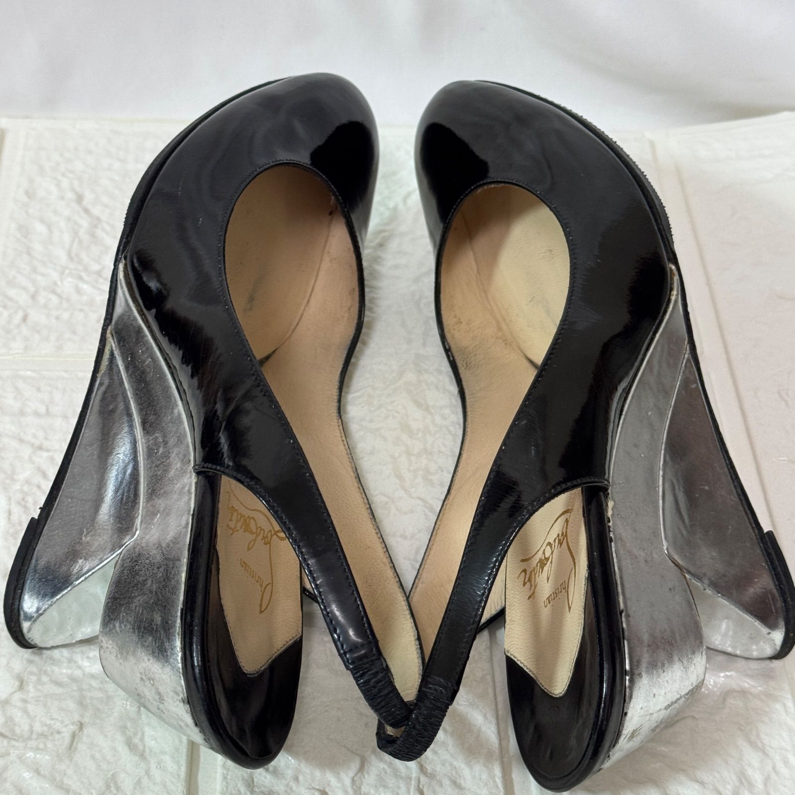 Christian Louboutin クリスチャンルブタン パテントレザー パンプス