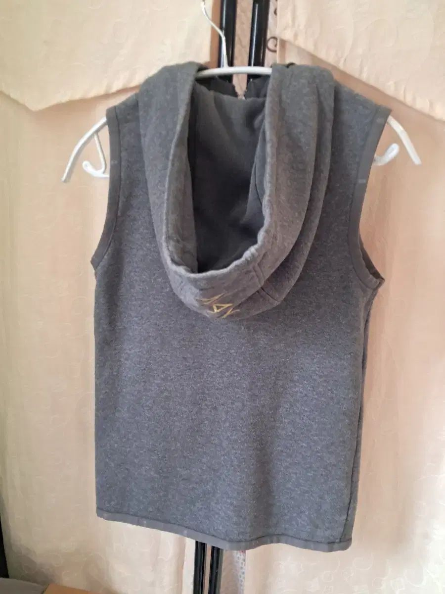 MARK & LONA マークアンドロナ 正規品 ベスト レディース S 85 - メルカリ