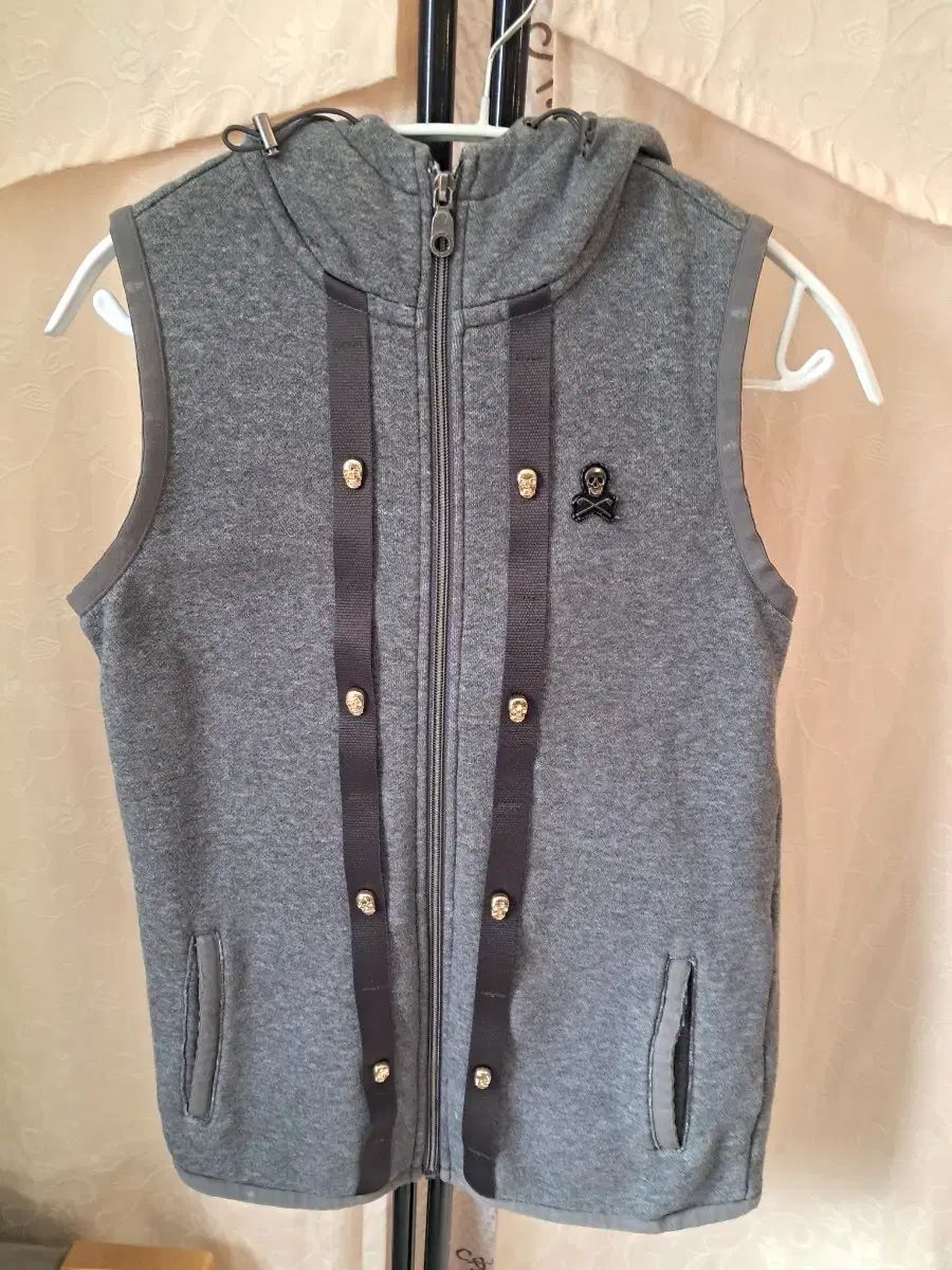 MARK & LONA マークアンドロナ 正規品 ベスト レディース S 85 - メルカリ