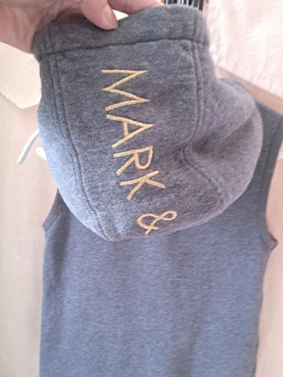 MARK & LONA マークアンドロナ 正規品 ベスト レディース S 85 - メルカリ