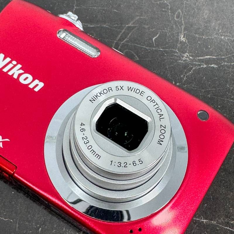 Nikon COOLPIX A100 レッド 品 美品 完動品 Nikon COOLPIX A100 レッド