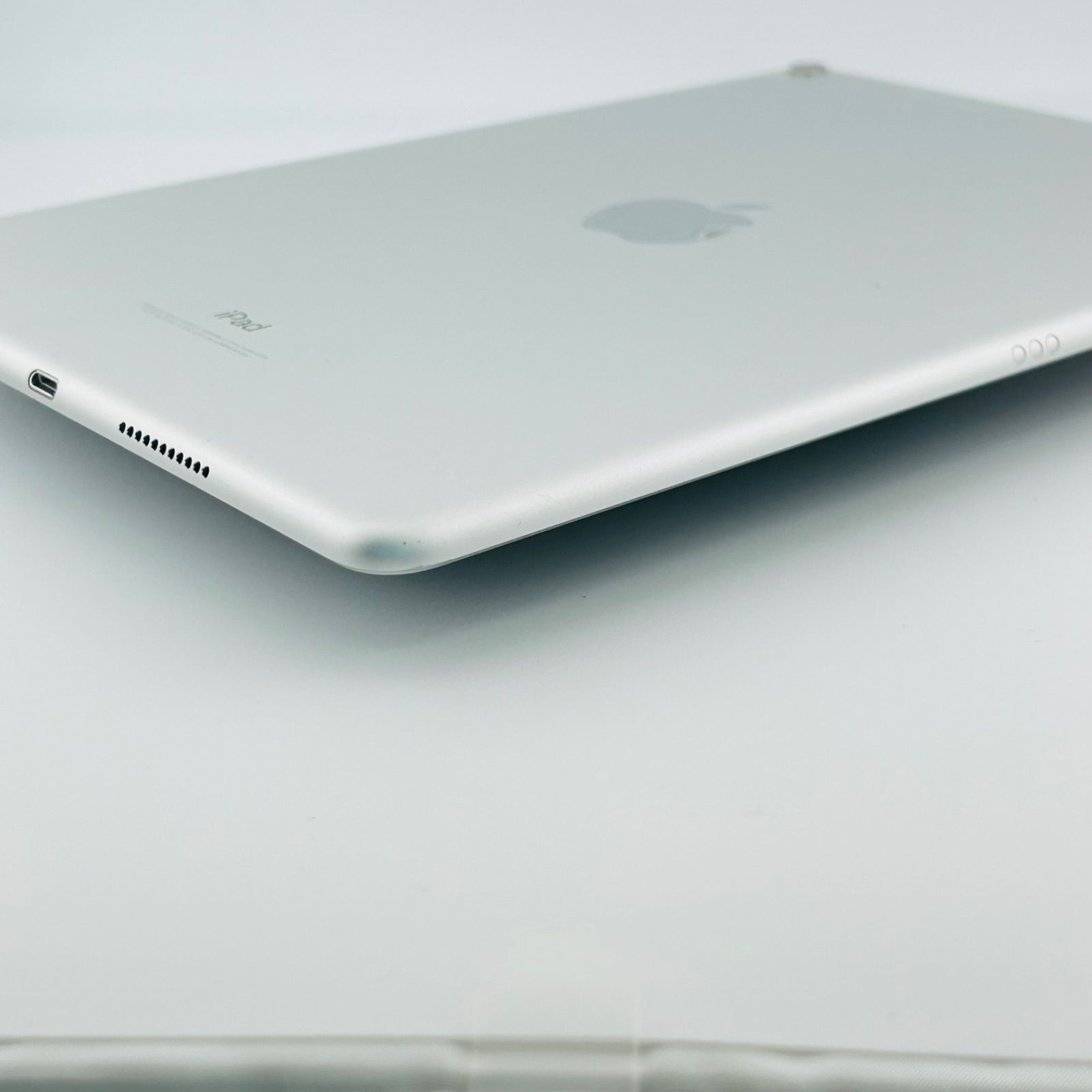 バッテリー良好98% iPad Pro10.5インチ 64GB シルバー Cellularモデル