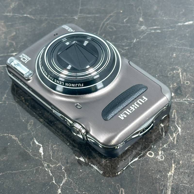 美品】FUJIFILM FinePix T300 ガンメタリック コンパクトデジタル