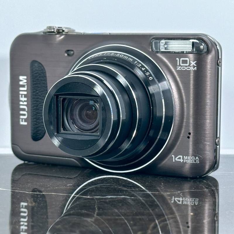 美品】FUJIFILM FinePix T300 ガンメタリック コンパクトデジタル